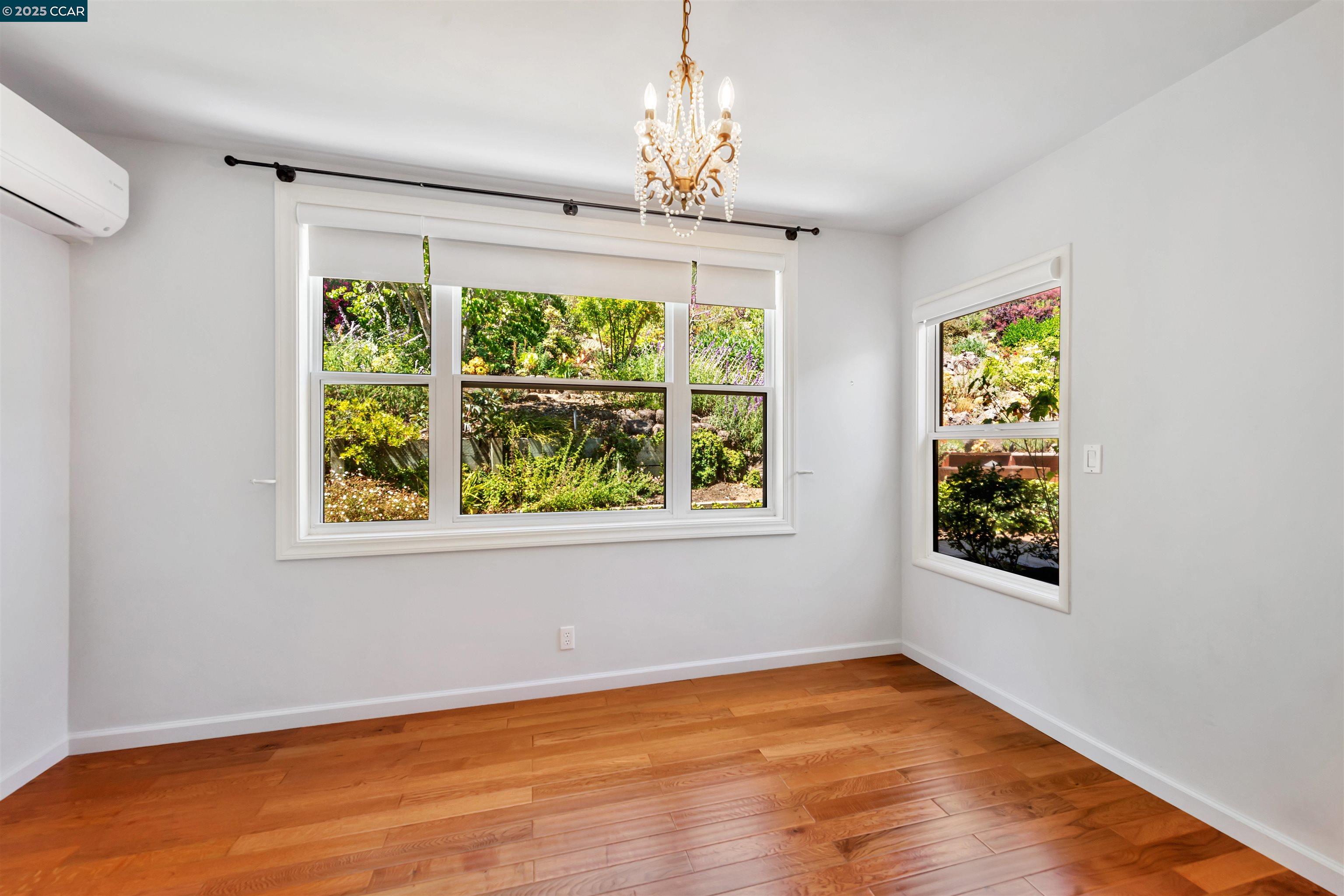 Detail Gallery Image 23 of 51 For 23 El Verano, Orinda,  CA 94563 - 4 Beds | 3 Baths