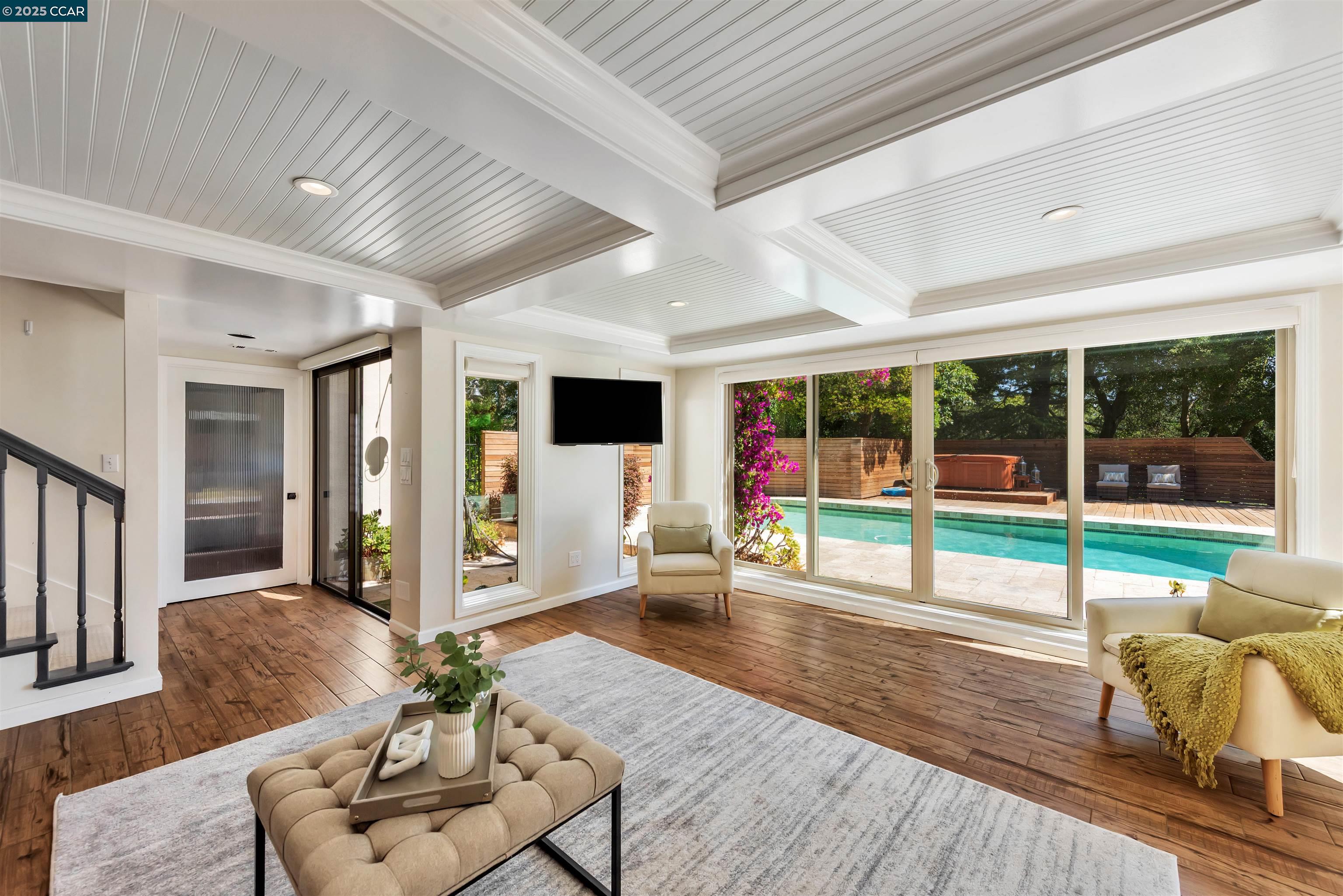 Detail Gallery Image 28 of 51 For 23 El Verano, Orinda,  CA 94563 - 4 Beds | 3 Baths