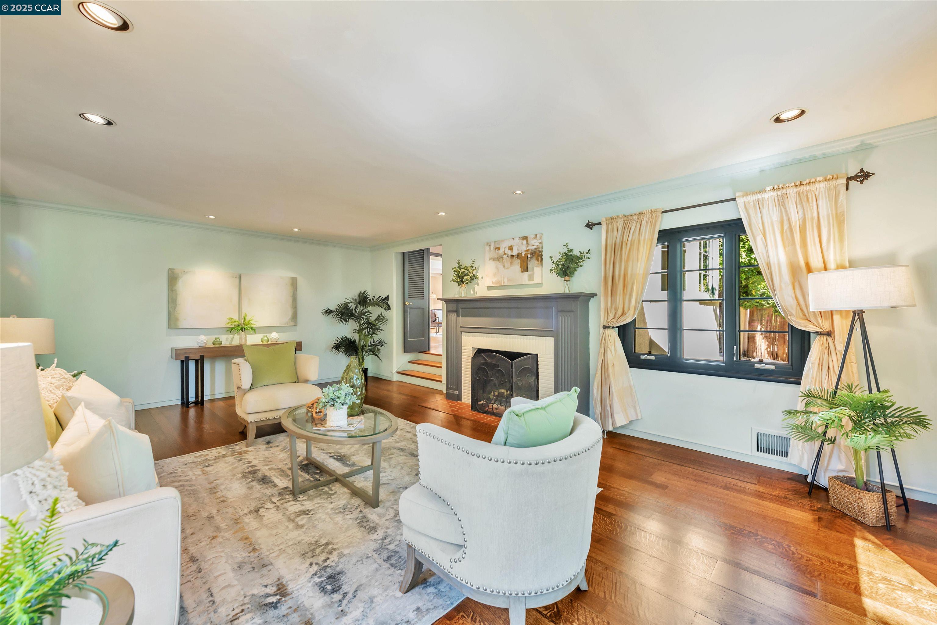 Detail Gallery Image 4 of 51 For 23 El Verano, Orinda,  CA 94563 - 4 Beds | 3 Baths