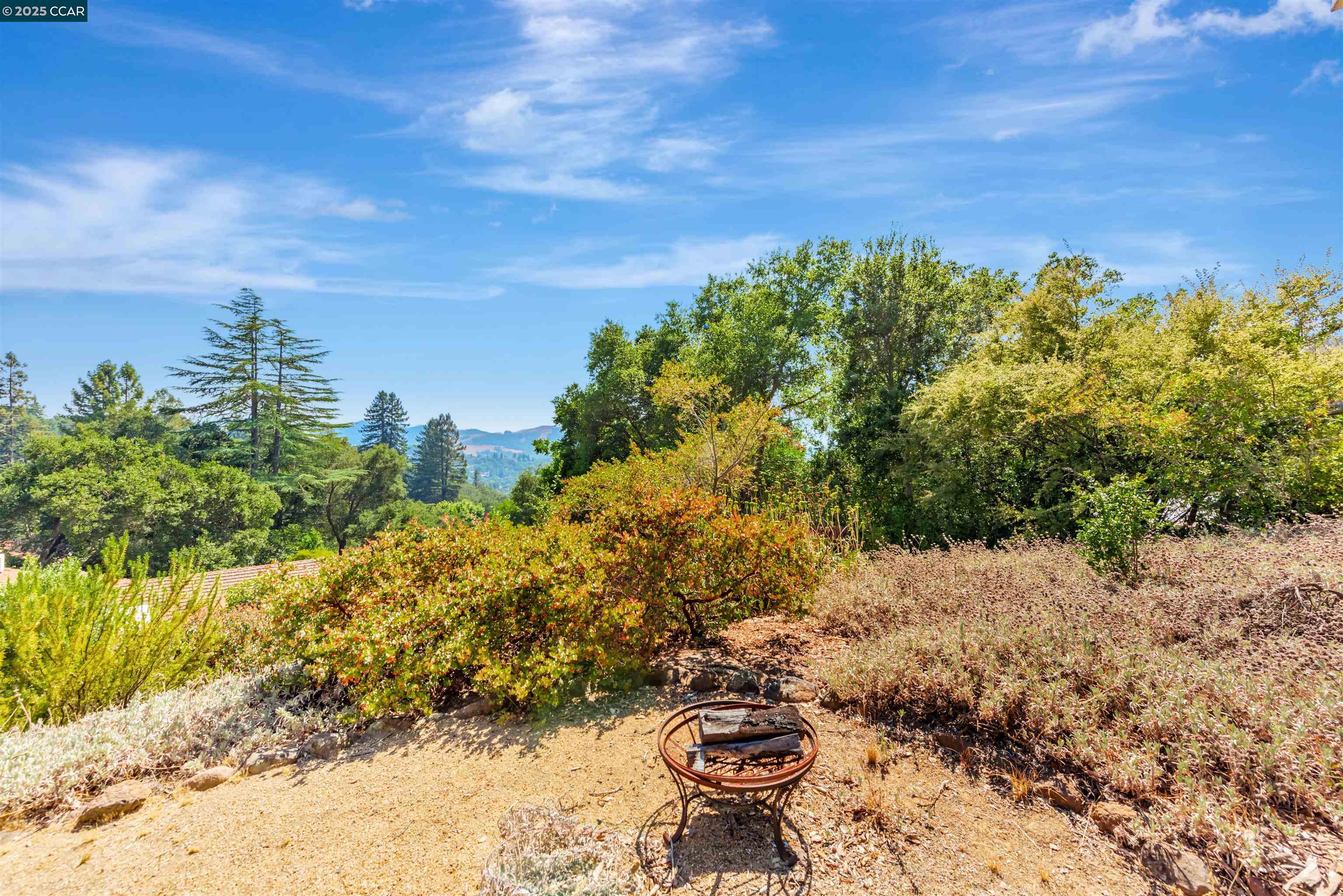 Detail Gallery Image 36 of 51 For 23 El Verano, Orinda,  CA 94563 - 4 Beds | 3 Baths