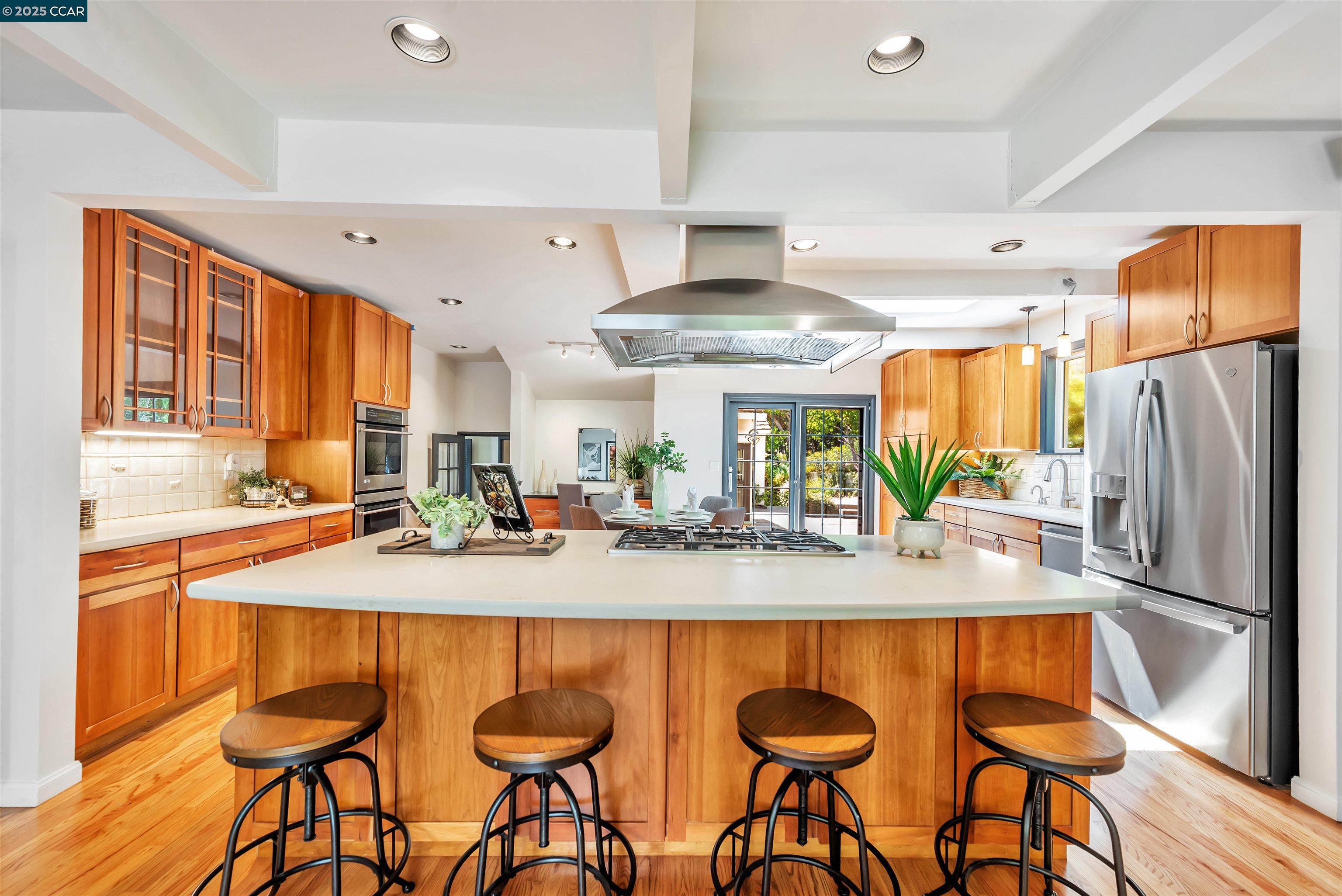 Detail Gallery Image 5 of 51 For 23 El Verano, Orinda,  CA 94563 - 4 Beds | 3 Baths