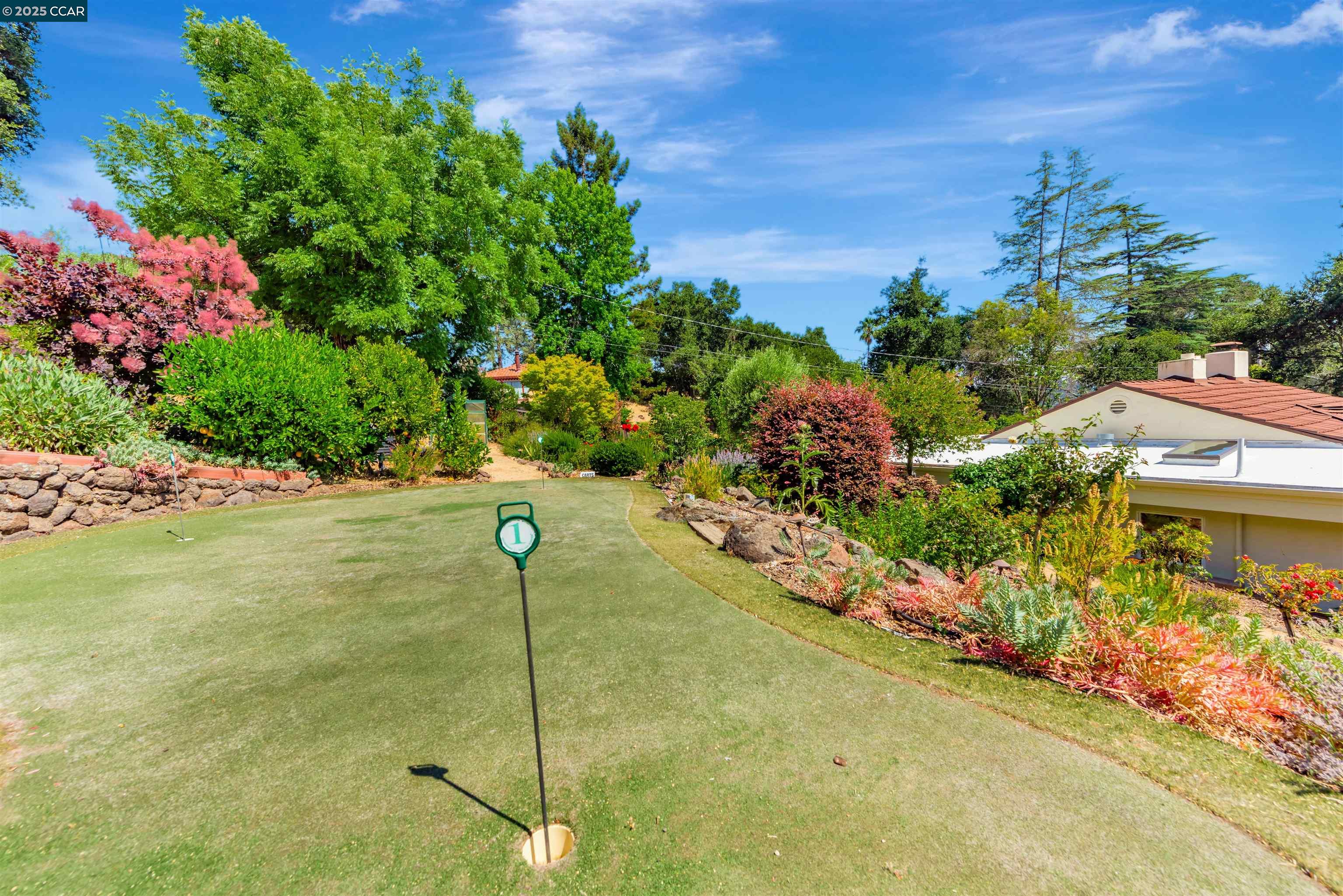 Detail Gallery Image 41 of 51 For 23 El Verano, Orinda,  CA 94563 - 4 Beds | 3 Baths