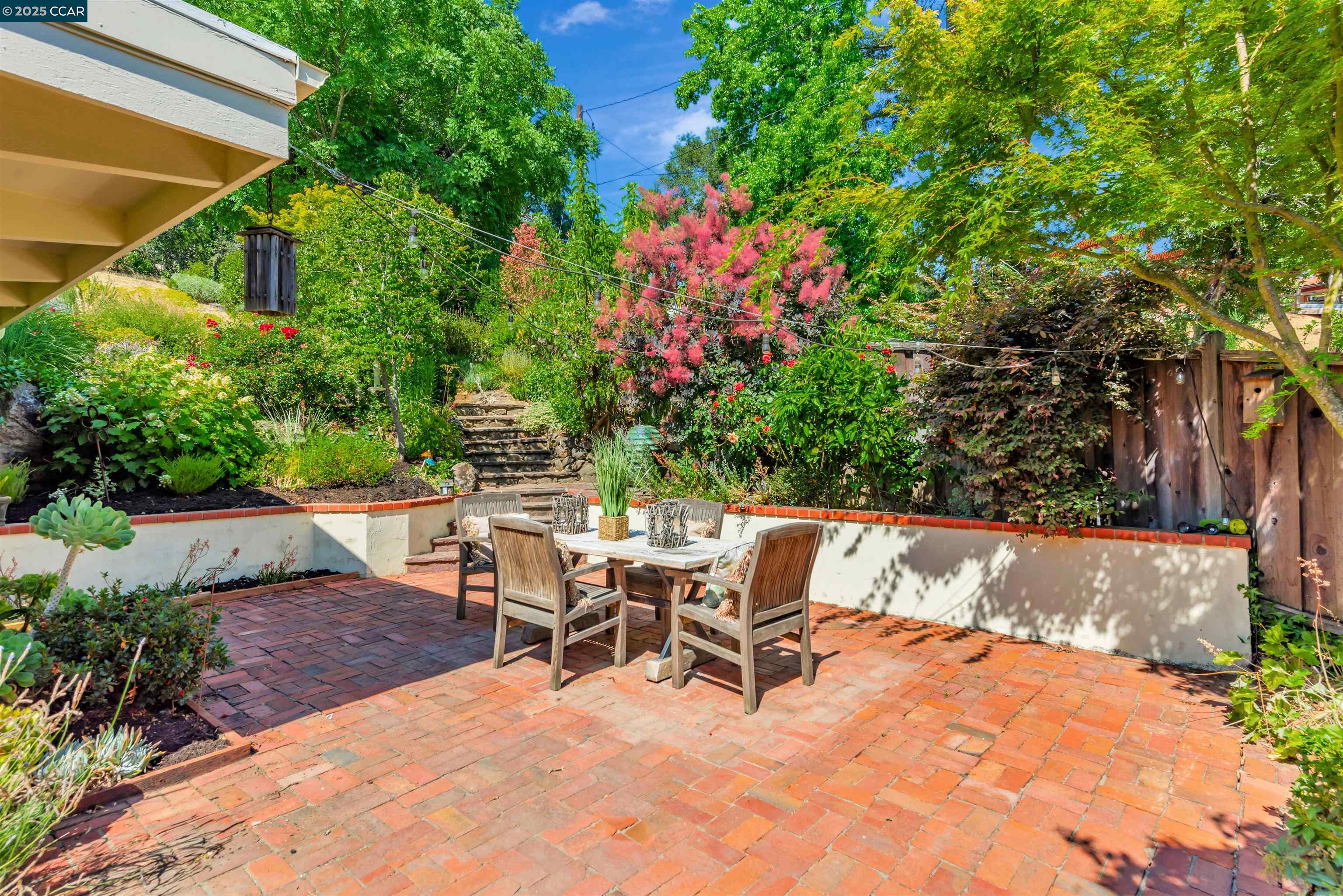 Detail Gallery Image 45 of 51 For 23 El Verano, Orinda,  CA 94563 - 4 Beds | 3 Baths