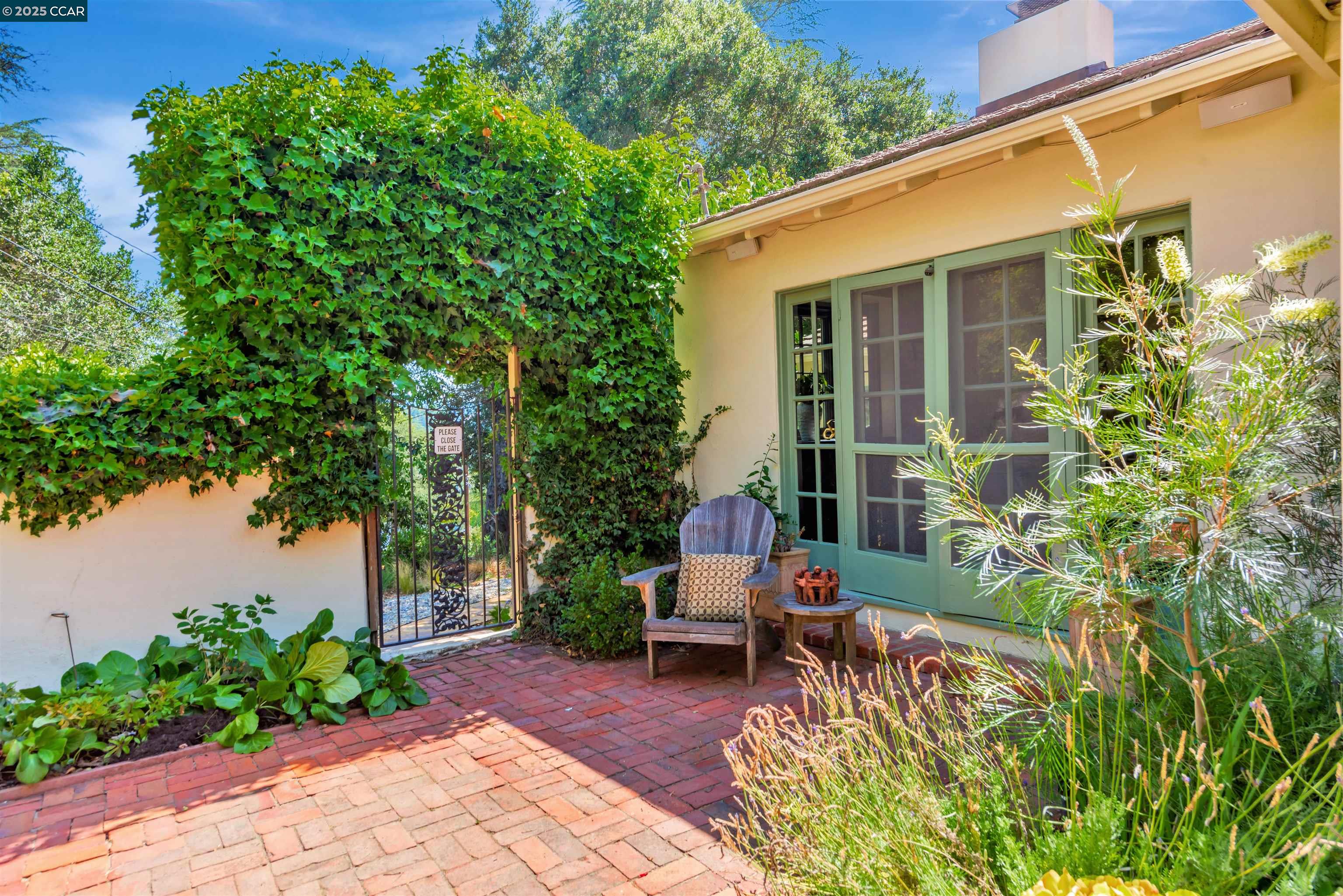 Detail Gallery Image 46 of 51 For 23 El Verano, Orinda,  CA 94563 - 4 Beds | 3 Baths