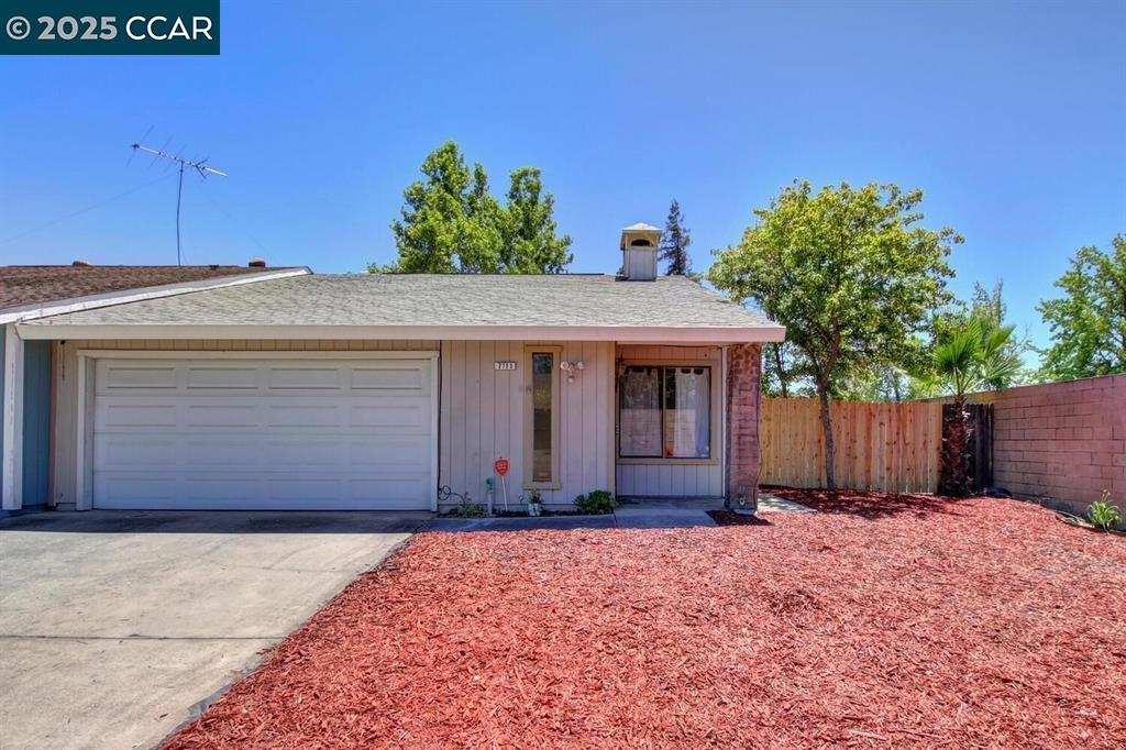 Detail Gallery Image 1 of 1 For 7711 Lakewood Park Dr., Sacramento,  CA 95828 - 2 Beds | 2 Baths