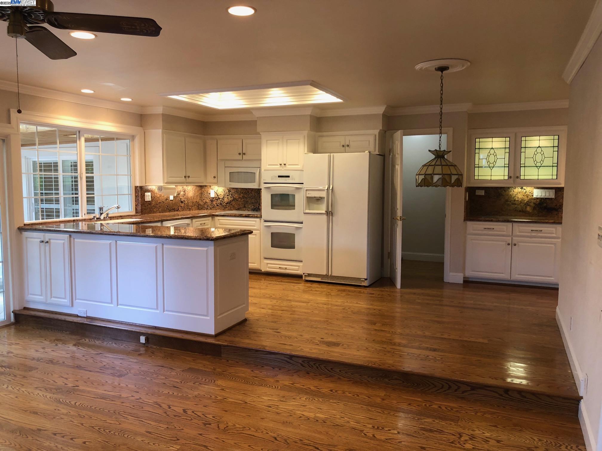 Detail Gallery Image 2 of 5 For 5026 Hillcrest Way, Pleasanton,  CA 94588 - 4 Beds | 2 Baths