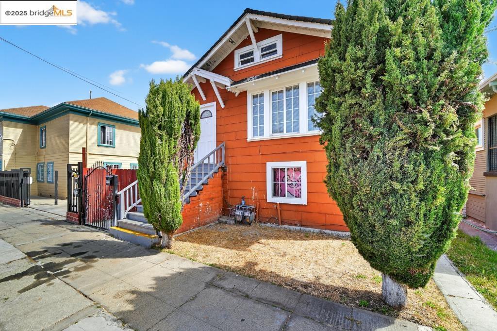 Detail Gallery Image 2 of 39 For 4114 E 17th St, Oakland,  CA 94601 - – Beds | – Baths