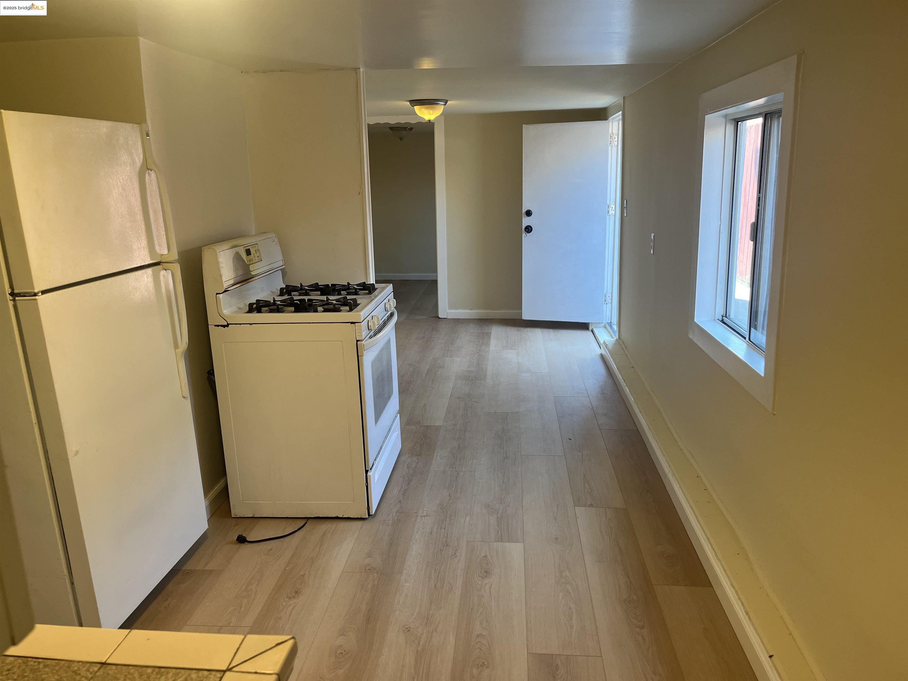 Detail Gallery Image 18 of 39 For 4114 E 17th St, Oakland,  CA 94601 - – Beds | – Baths