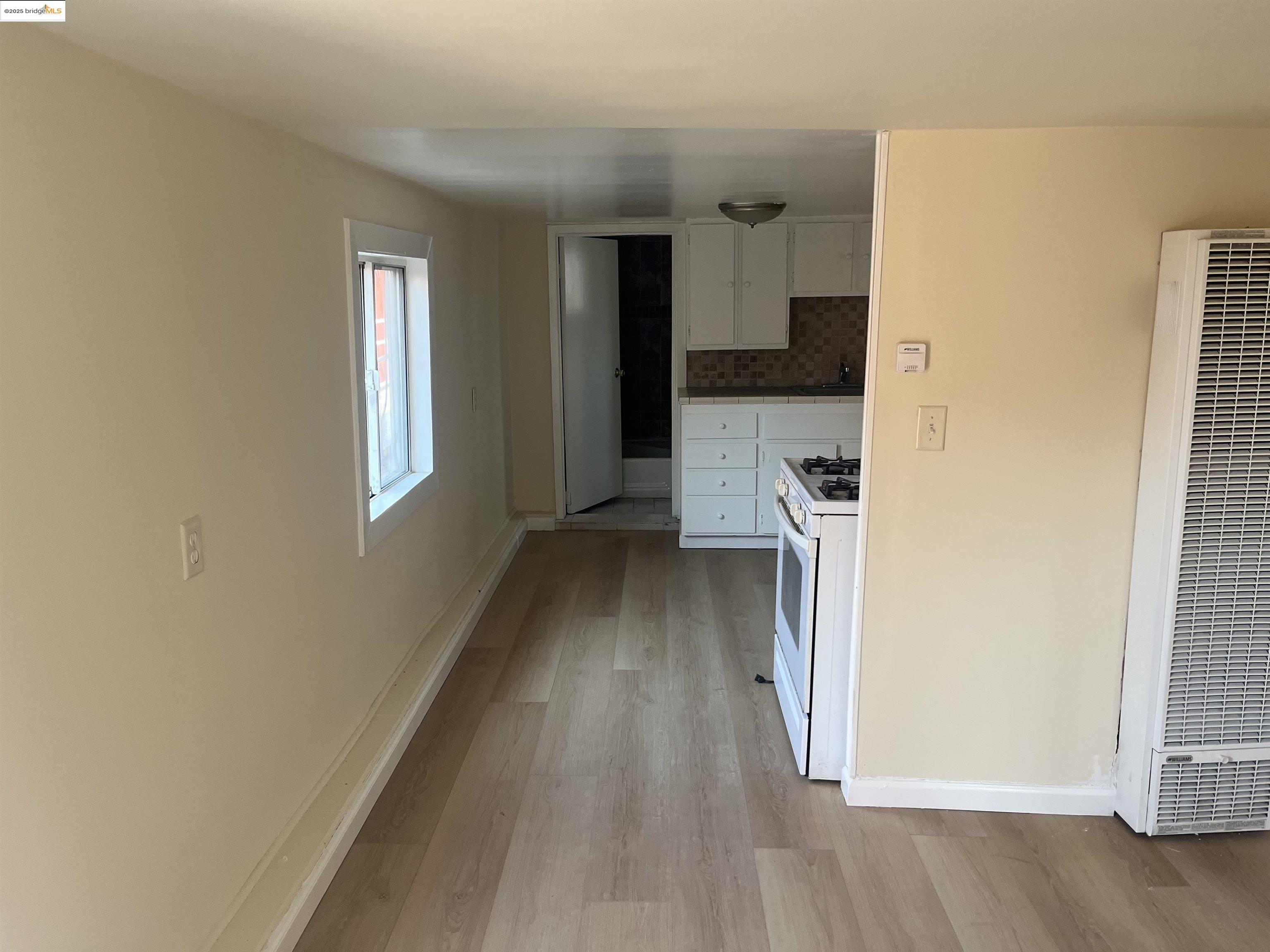 Detail Gallery Image 19 of 39 For 4114 E 17th St, Oakland,  CA 94601 - – Beds | – Baths