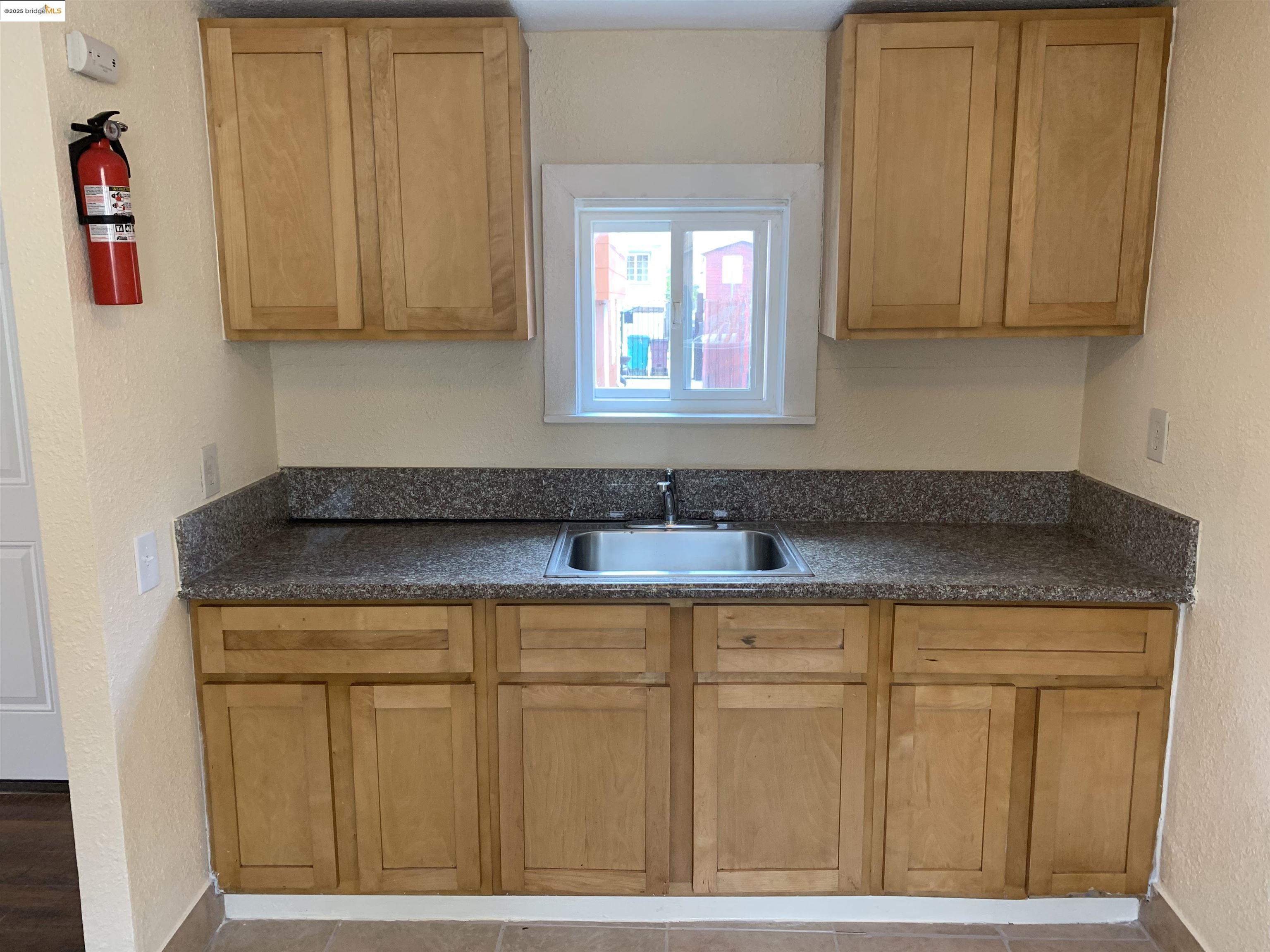 Detail Gallery Image 25 of 39 For 4114 E 17th St, Oakland,  CA 94601 - – Beds | – Baths