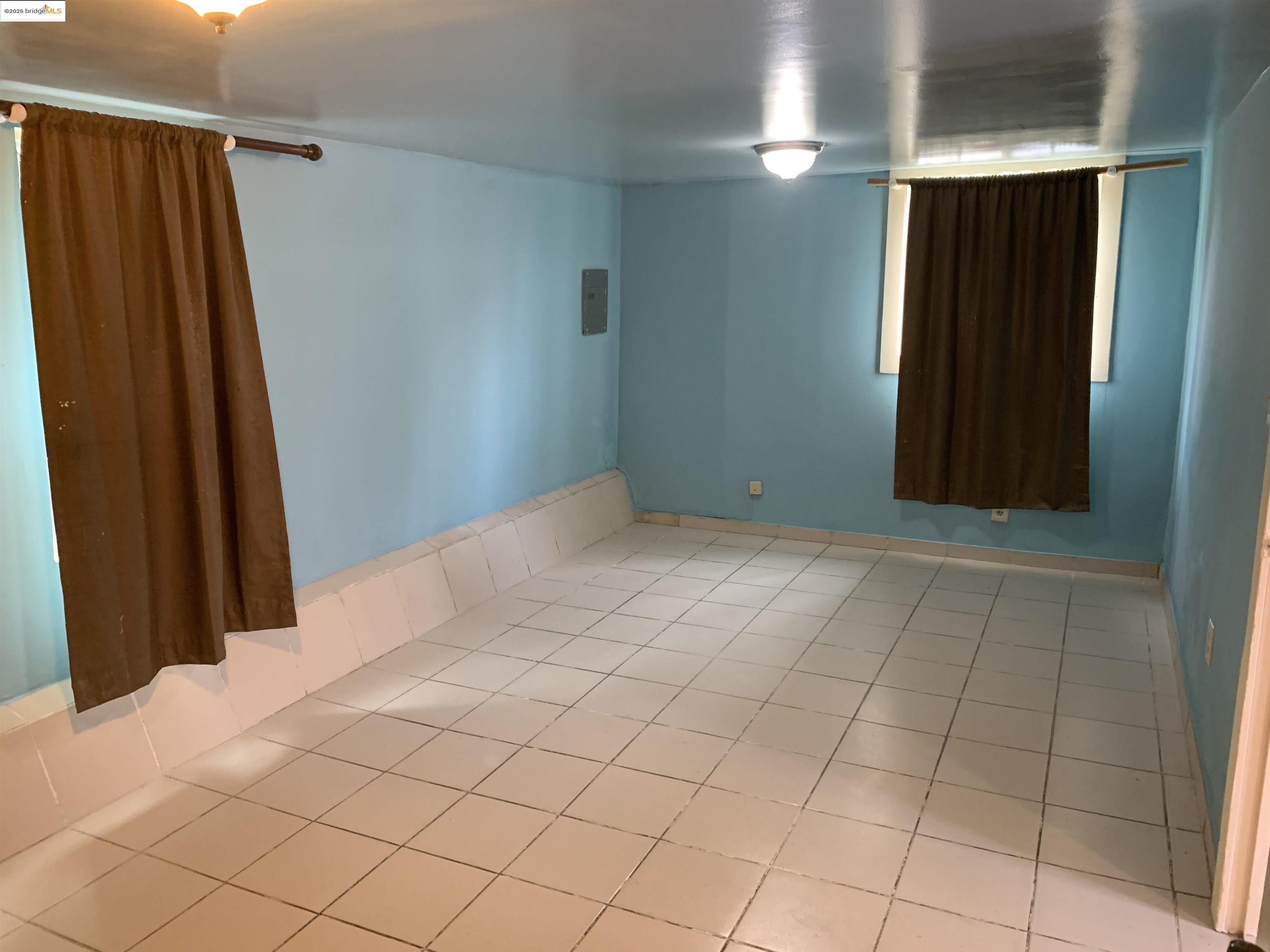 Detail Gallery Image 26 of 39 For 4114 E 17th St, Oakland,  CA 94601 - – Beds | – Baths