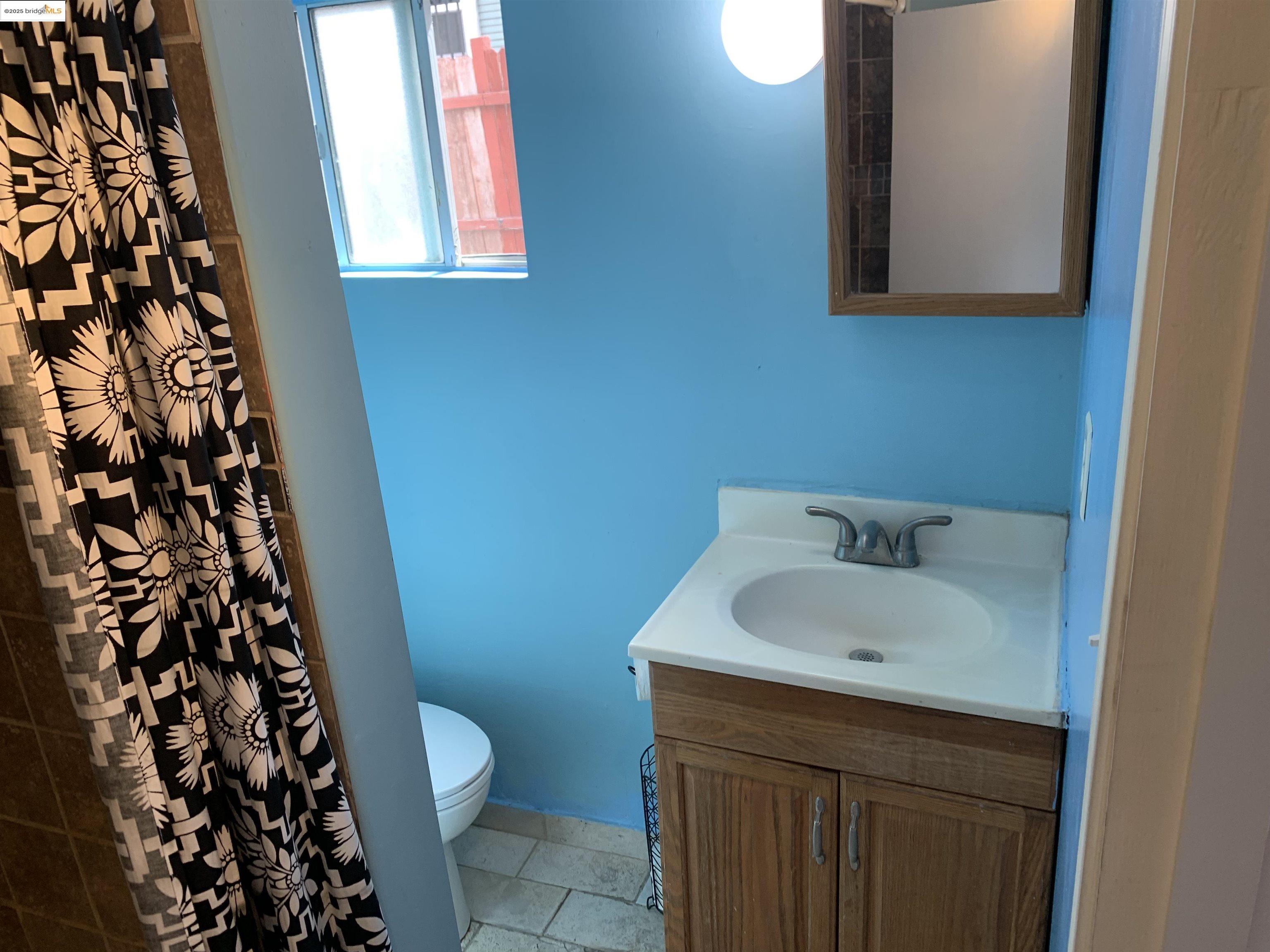 Detail Gallery Image 27 of 39 For 4114 E 17th St, Oakland,  CA 94601 - – Beds | – Baths