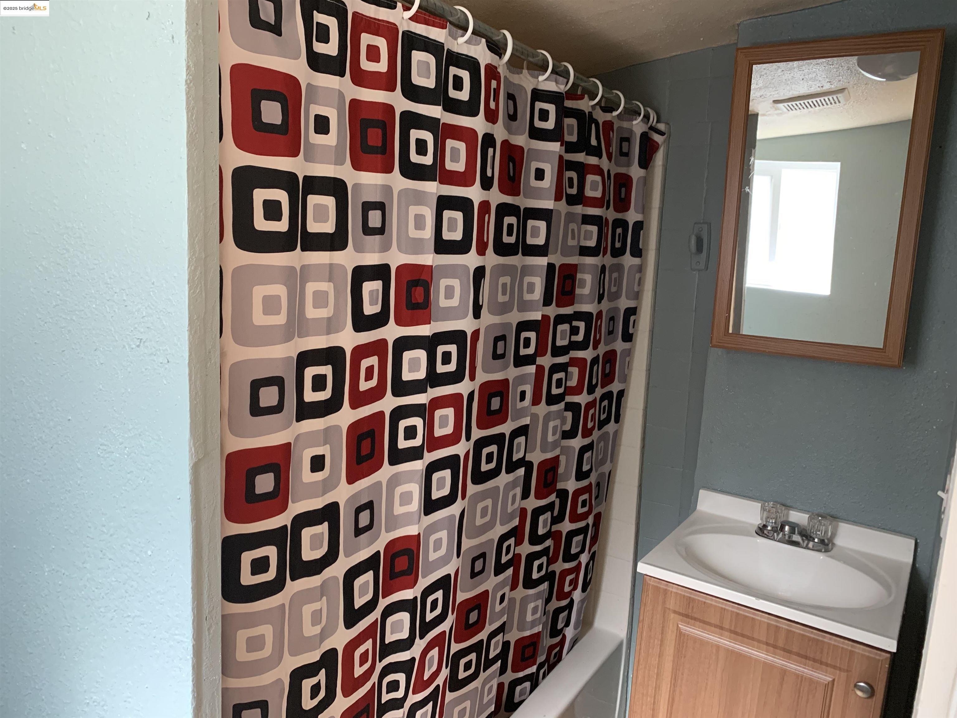 Detail Gallery Image 30 of 39 For 4114 E 17th St, Oakland,  CA 94601 - – Beds | – Baths