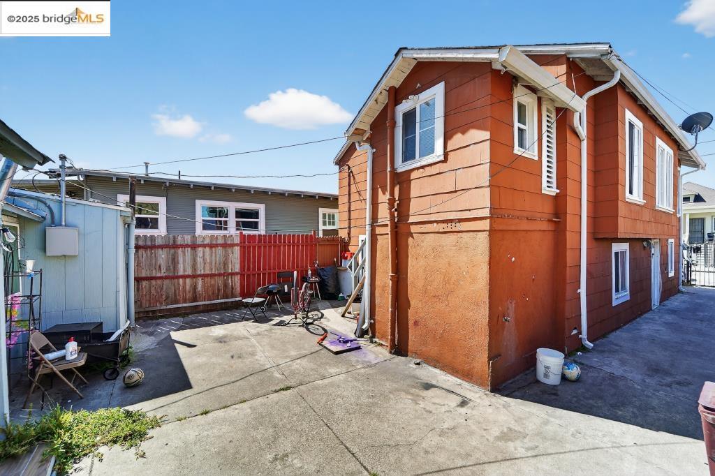 Detail Gallery Image 5 of 39 For 4114 E 17th St, Oakland,  CA 94601 - – Beds | – Baths