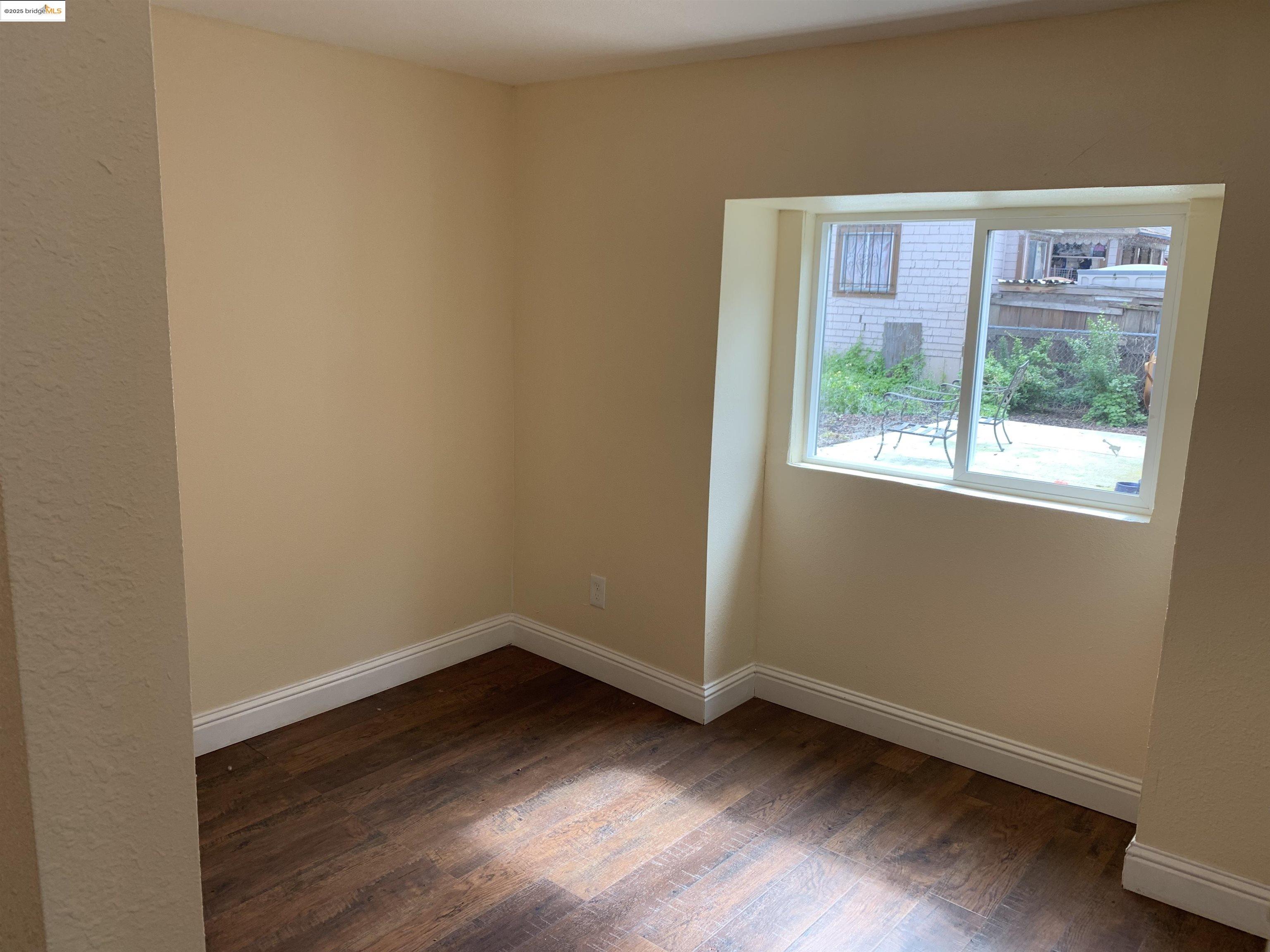 Detail Gallery Image 33 of 39 For 4114 E 17th St, Oakland,  CA 94601 - – Beds | – Baths