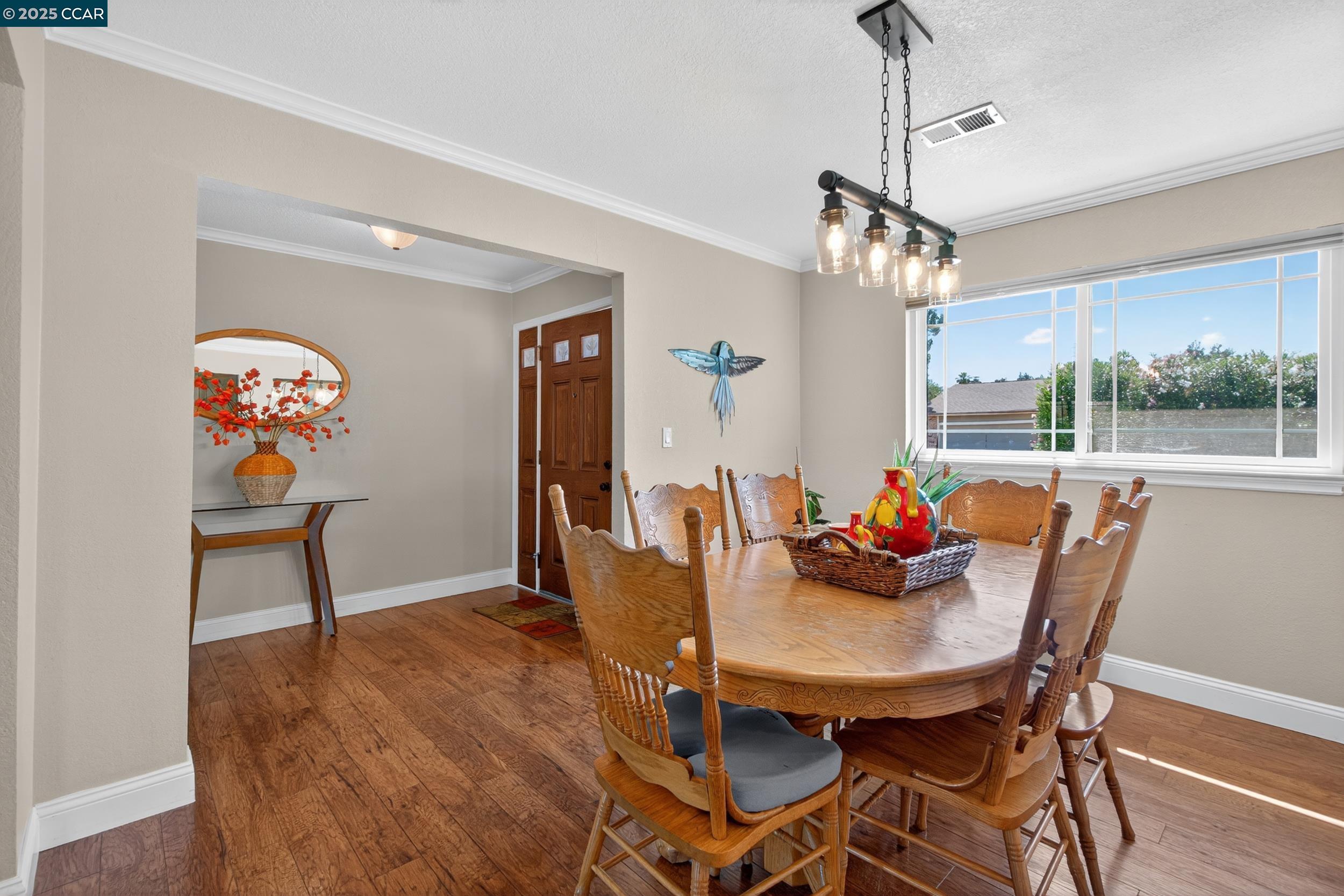 Detail Gallery Image 12 of 53 For 1827 Leo Ln, Concord,  CA 94521 - 4 Beds | 2 Baths