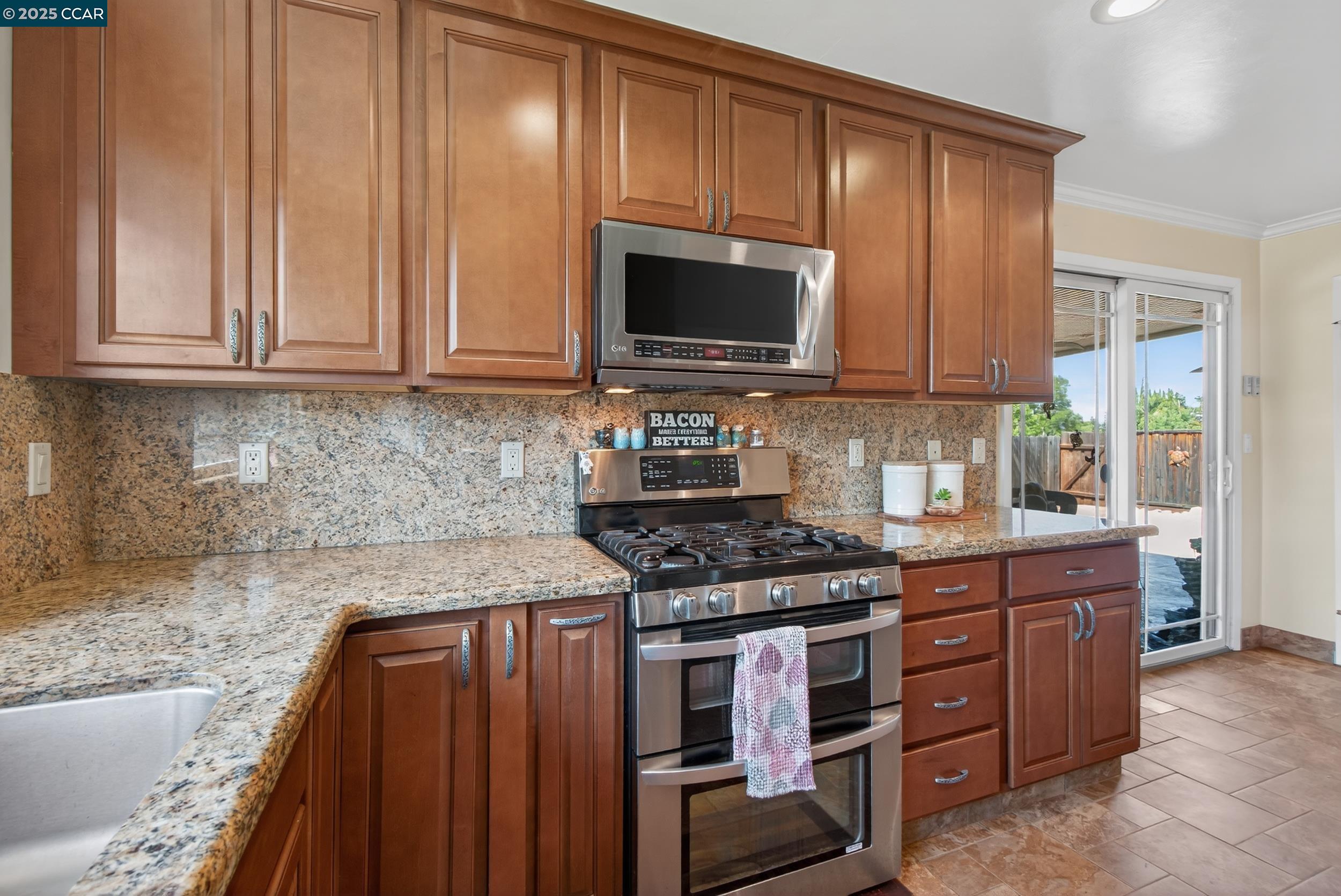 Detail Gallery Image 18 of 53 For 1827 Leo Ln, Concord,  CA 94521 - 4 Beds | 2 Baths