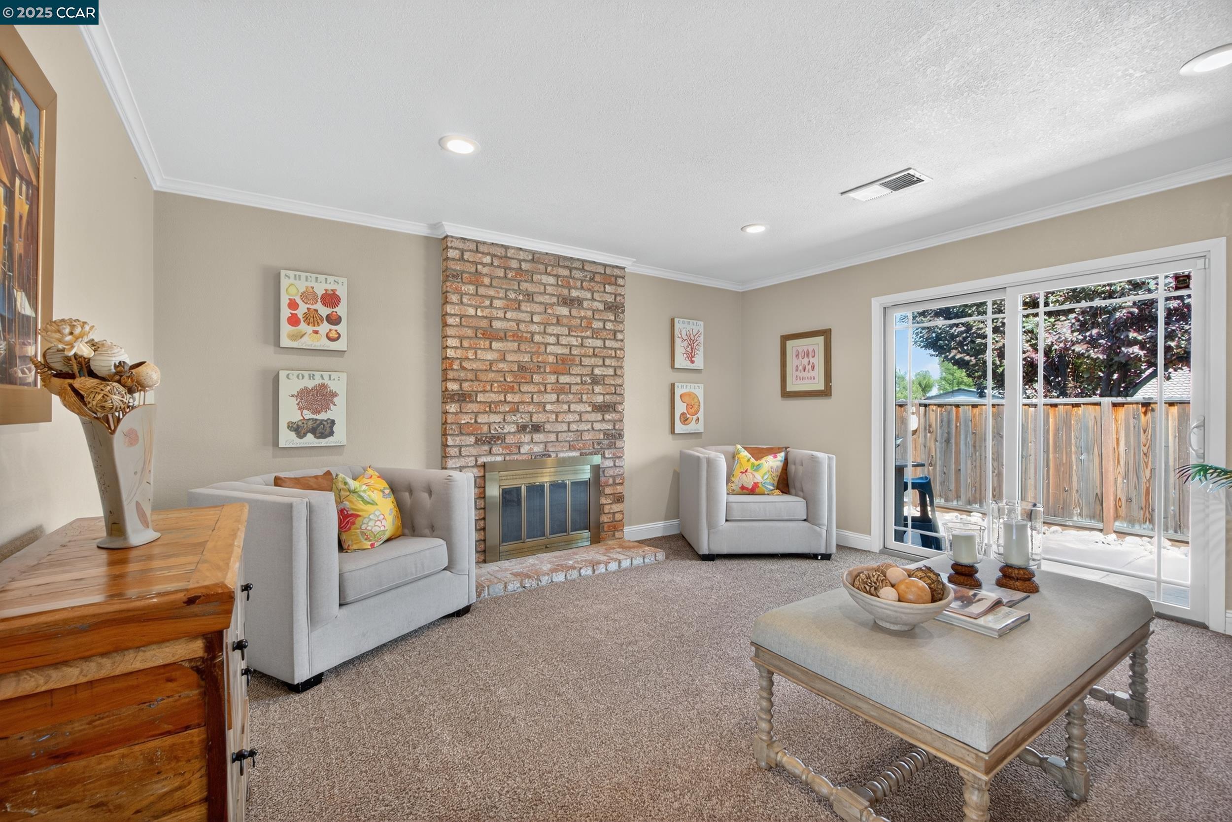 Detail Gallery Image 19 of 53 For 1827 Leo Ln, Concord,  CA 94521 - 4 Beds | 2 Baths