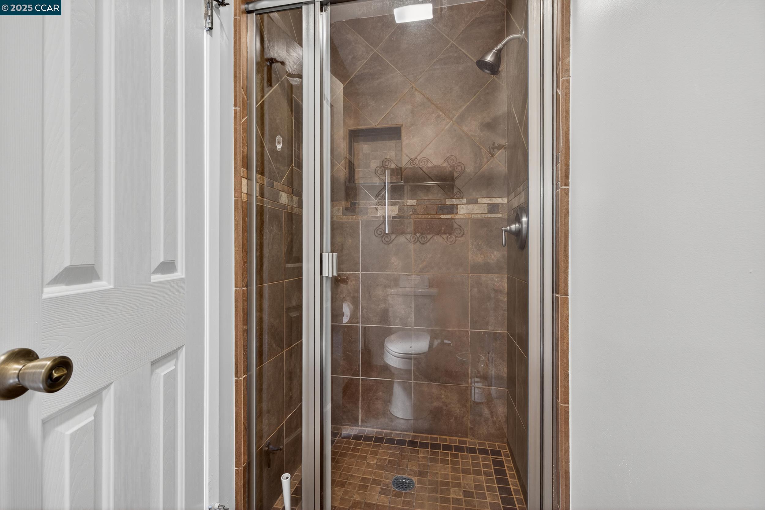Detail Gallery Image 39 of 53 For 1827 Leo Ln, Concord,  CA 94521 - 4 Beds | 2 Baths