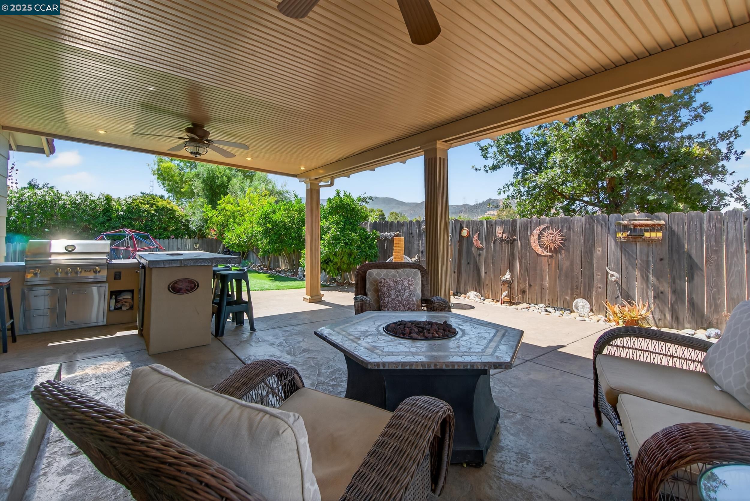 Detail Gallery Image 43 of 53 For 1827 Leo Ln, Concord,  CA 94521 - 4 Beds | 2 Baths