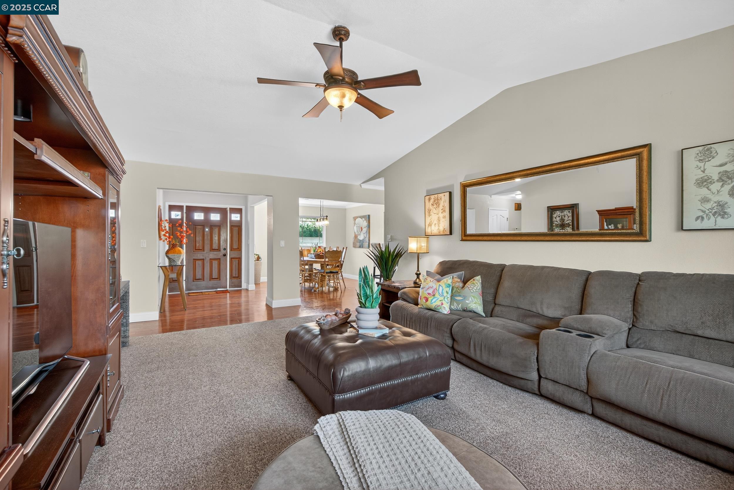Detail Gallery Image 10 of 53 For 1827 Leo Ln, Concord,  CA 94521 - 4 Beds | 2 Baths