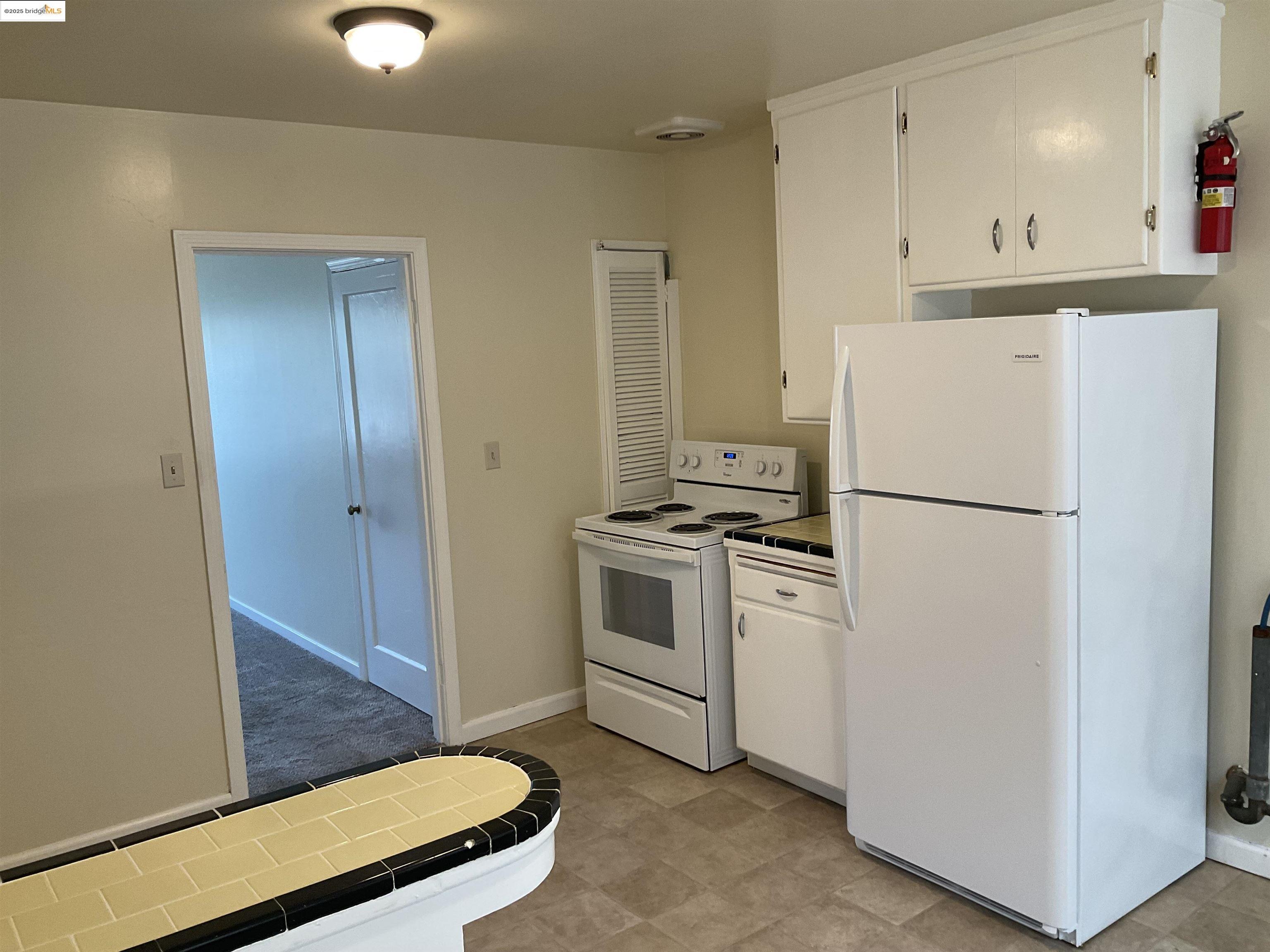 Detail Gallery Image 2 of 6 For 508 Mc Laughlin St., Richmond,  CA 94805 - 2 Beds | 1 Baths