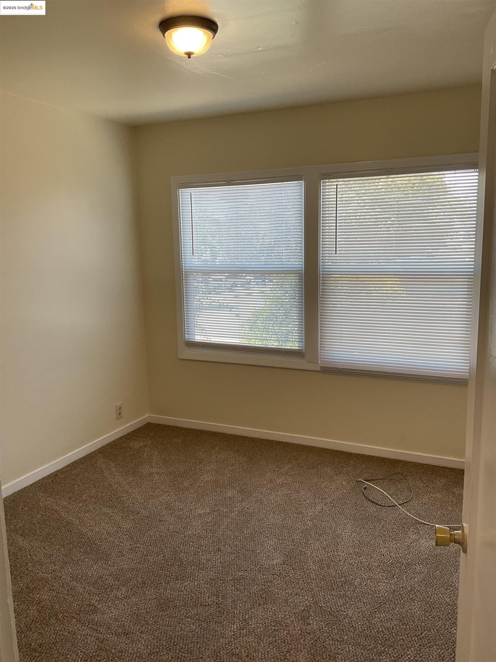 Detail Gallery Image 4 of 6 For 508 Mc Laughlin St., Richmond,  CA 94805 - 2 Beds | 1 Baths