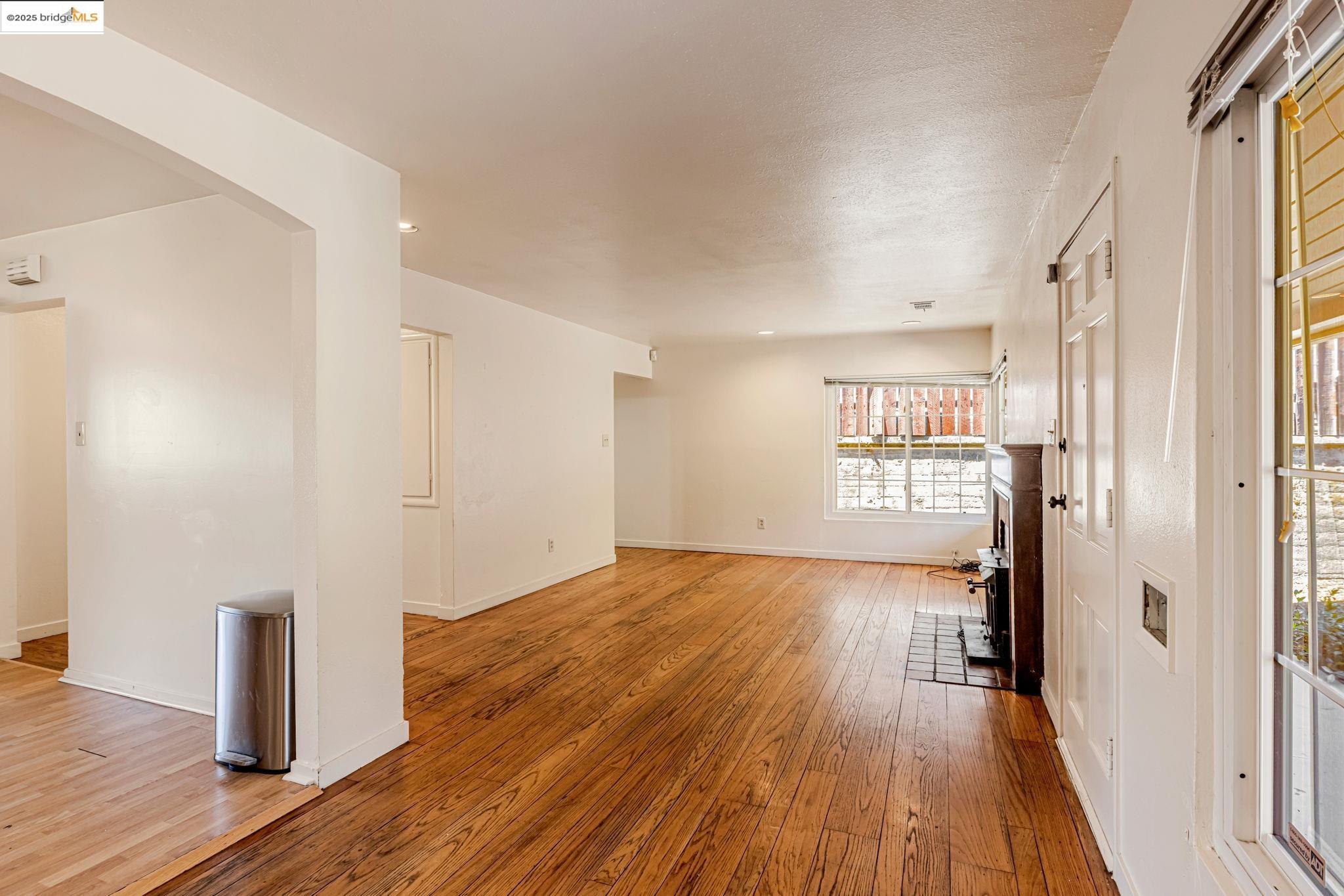 Detail Gallery Image 12 of 34 For 24575 Marie Drive, Hayward,  CA 94542 - 3 Beds | 2 Baths