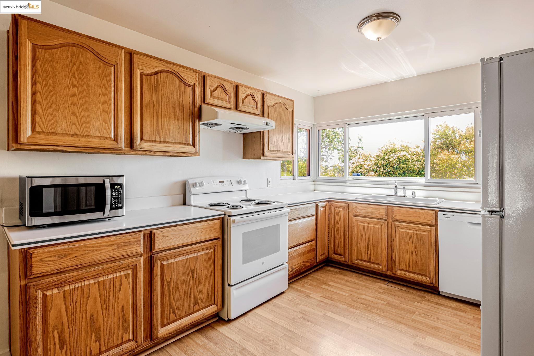 Detail Gallery Image 15 of 34 For 24575 Marie Drive, Hayward,  CA 94542 - 3 Beds | 2 Baths