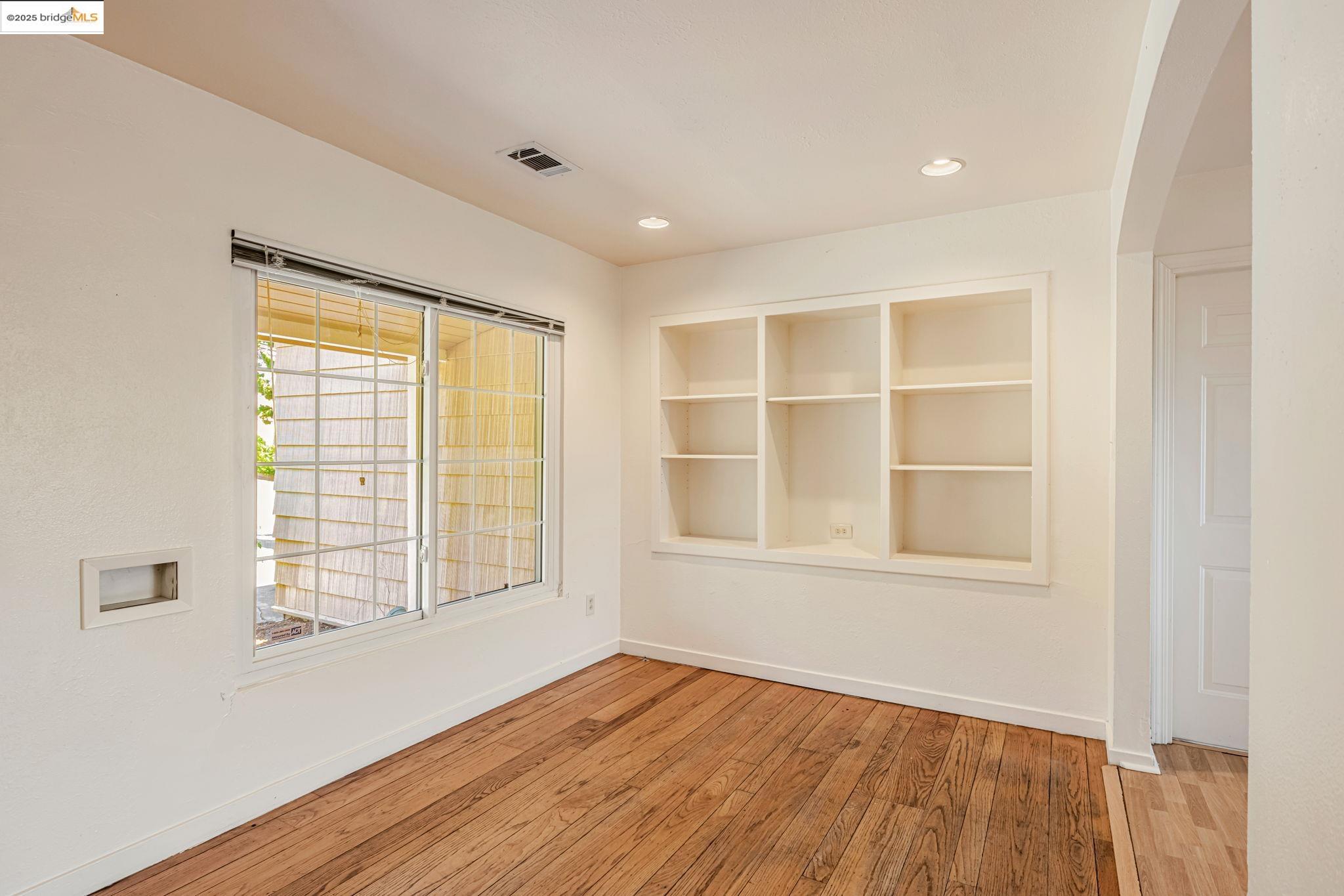 Detail Gallery Image 17 of 34 For 24575 Marie Drive, Hayward,  CA 94542 - 3 Beds | 2 Baths