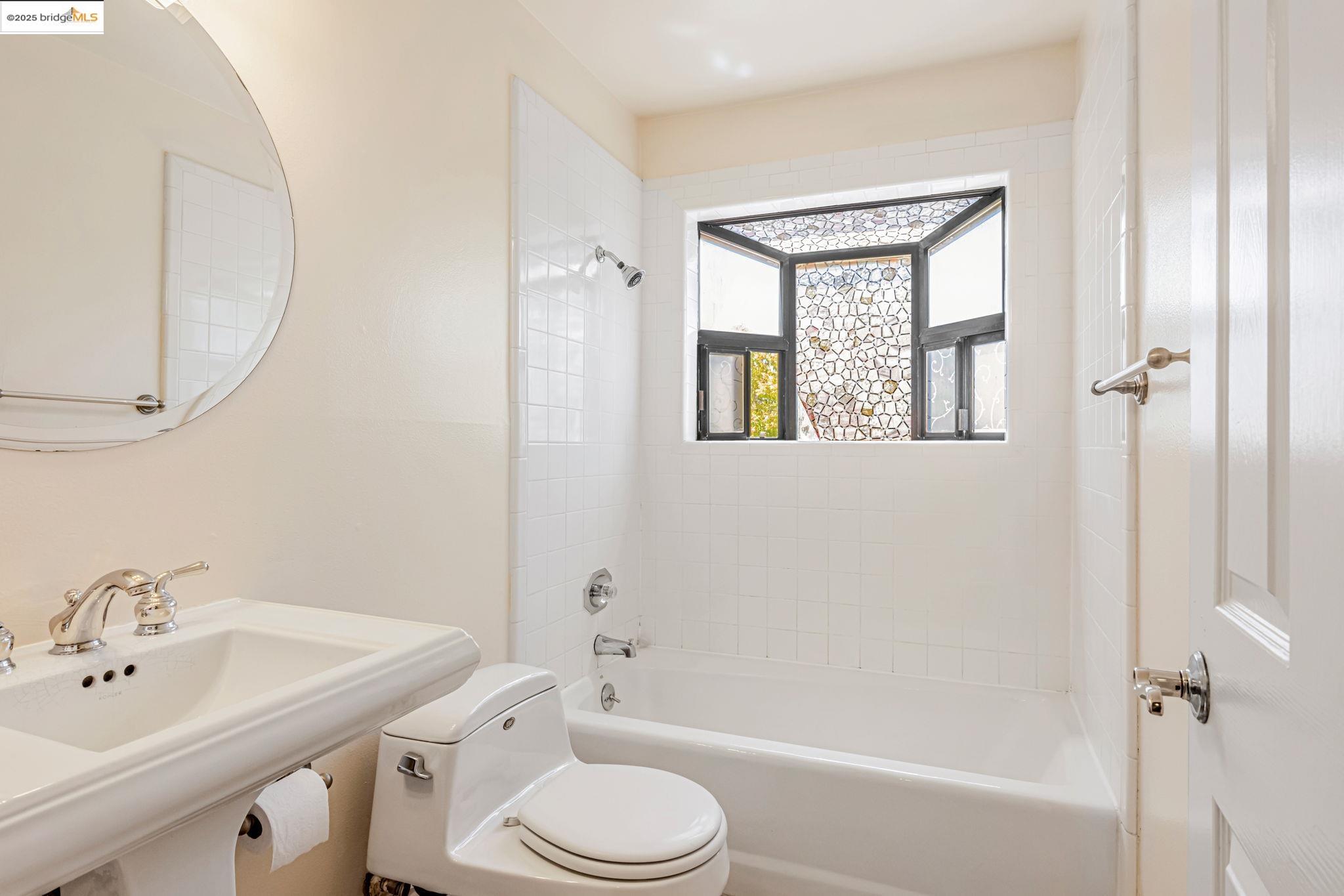 Detail Gallery Image 21 of 34 For 24575 Marie Drive, Hayward,  CA 94542 - 3 Beds | 2 Baths