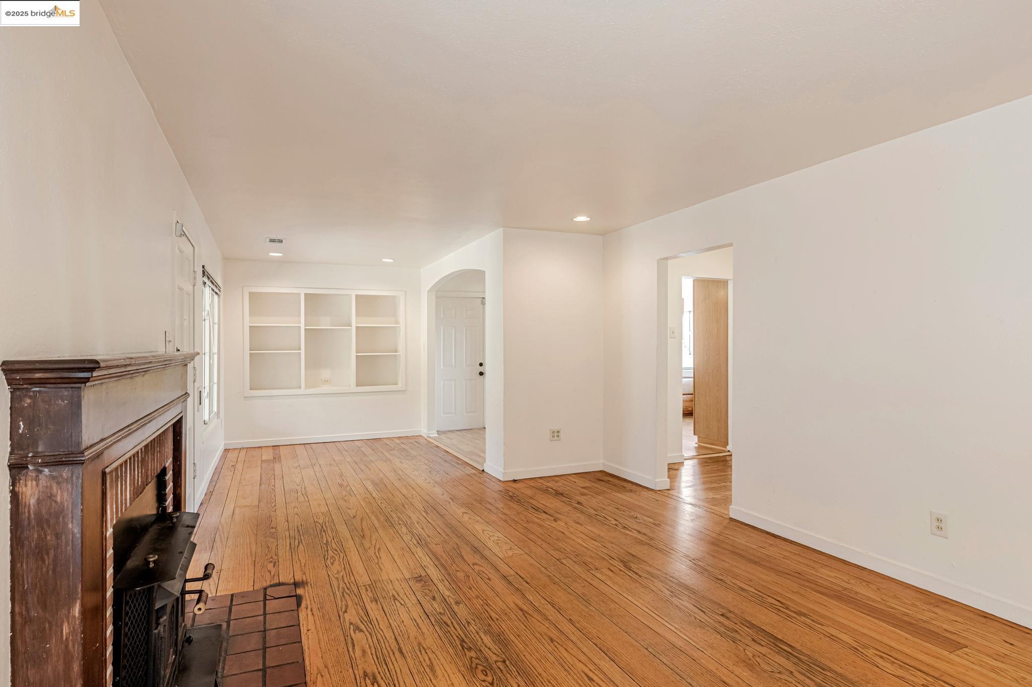 Detail Gallery Image 8 of 34 For 24575 Marie Drive, Hayward,  CA 94542 - 3 Beds | 2 Baths