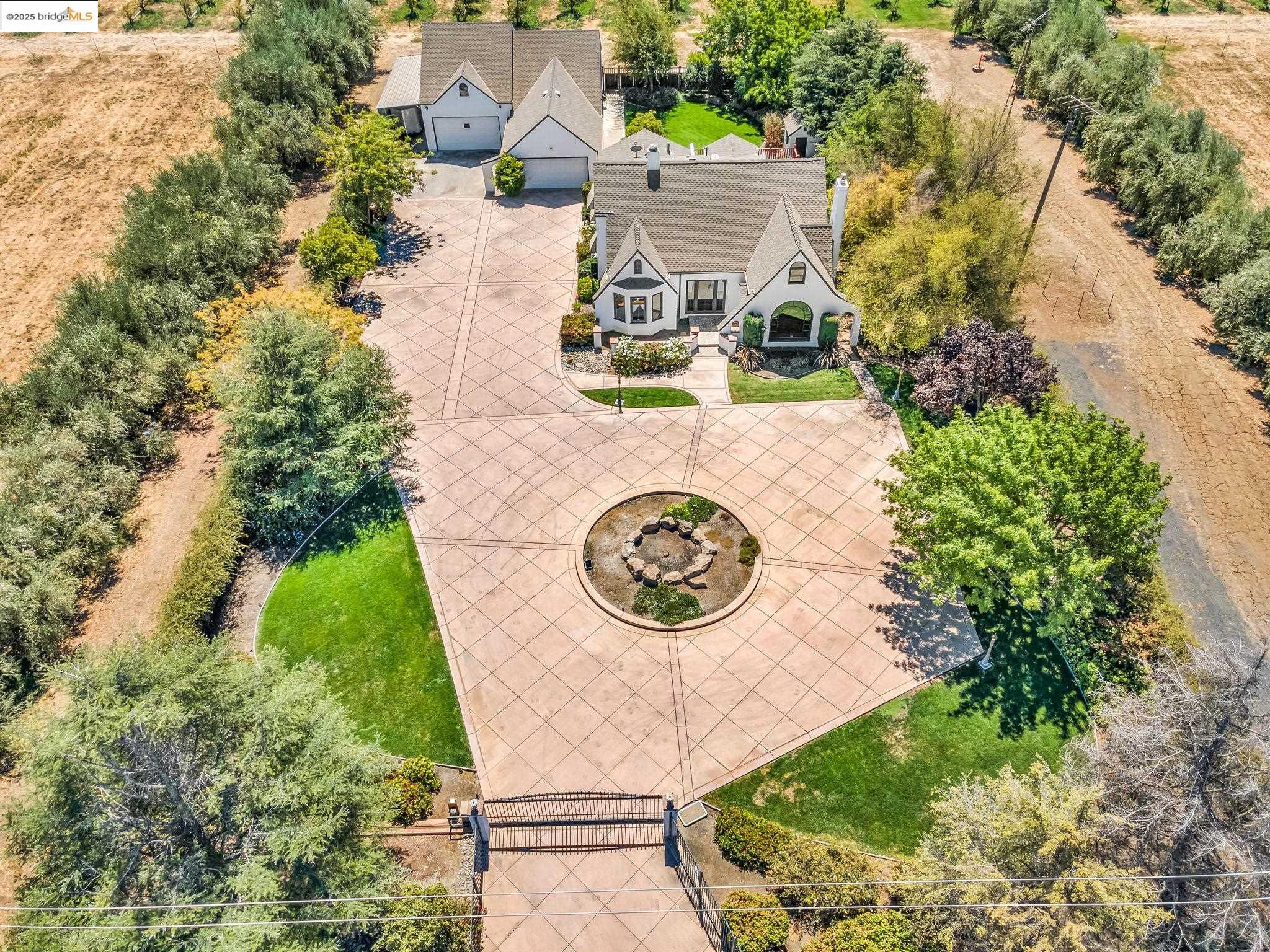 Detail Gallery Image 20 of 60 For 11081 Brentwood Blvd., Brentwood,  CA 94513-9999 - 3 Beds | 3 Baths