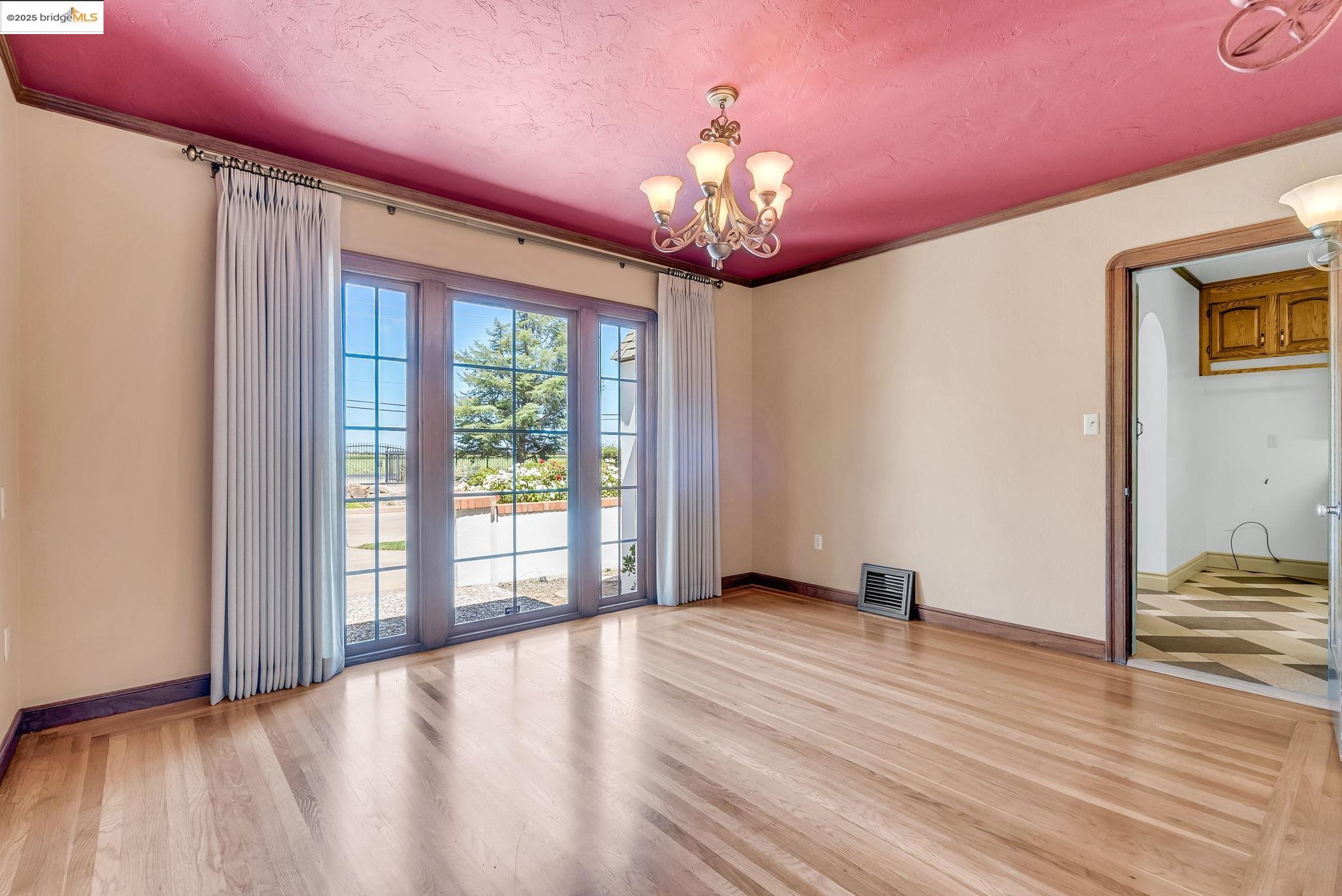Detail Gallery Image 5 of 60 For 11081 Brentwood Blvd., Brentwood,  CA 94513-9999 - 3 Beds | 3 Baths