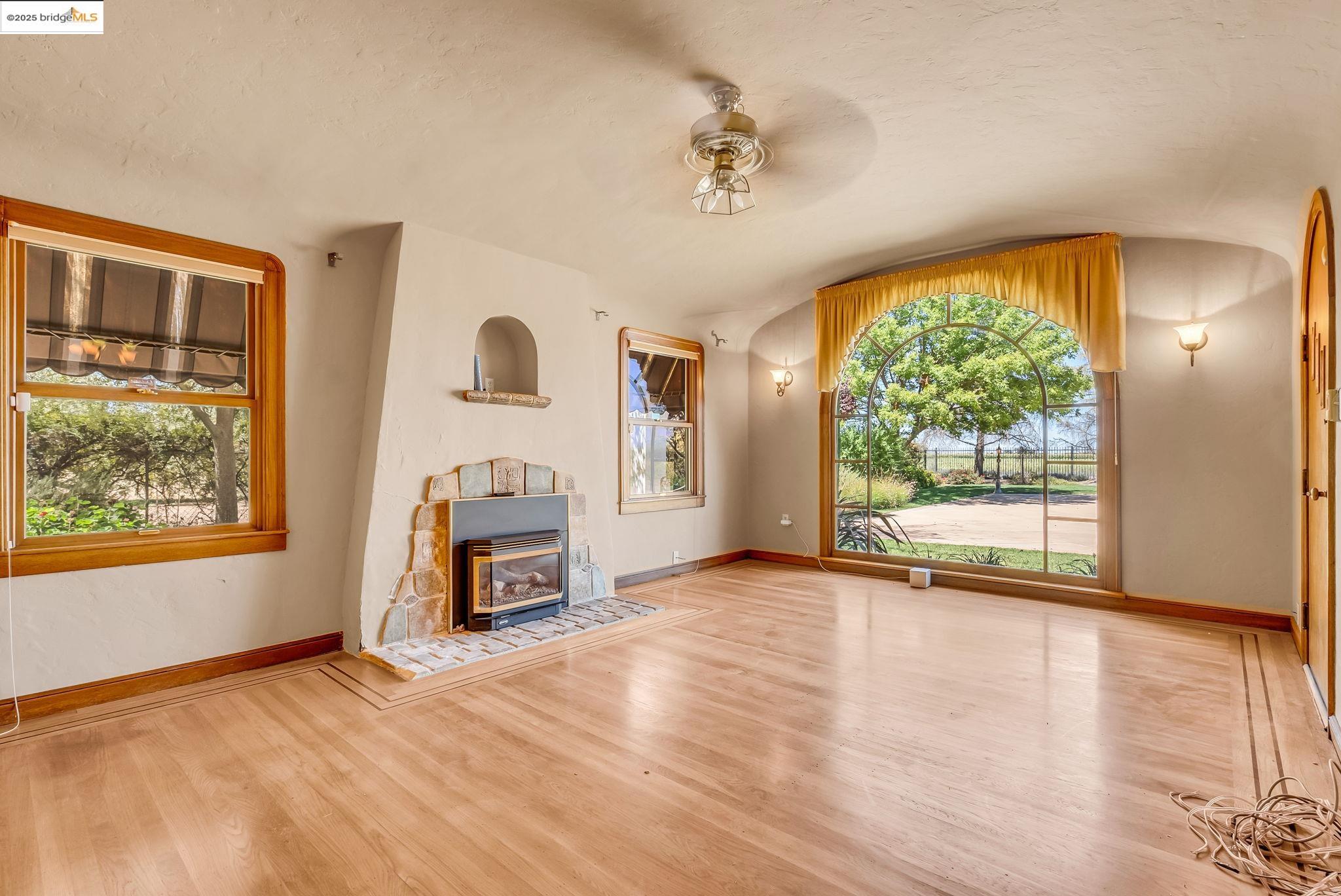 Detail Gallery Image 7 of 60 For 11081 Brentwood Blvd., Brentwood,  CA 94513-9999 - 3 Beds | 3 Baths