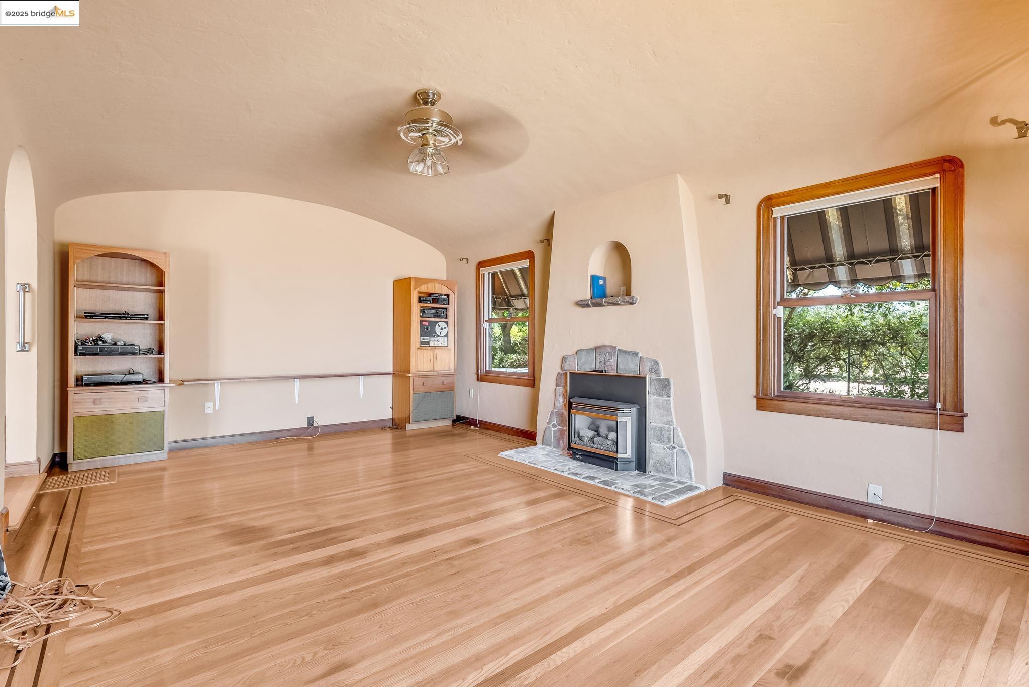 Detail Gallery Image 9 of 60 For 11081 Brentwood Blvd., Brentwood,  CA 94513-9999 - 3 Beds | 3 Baths