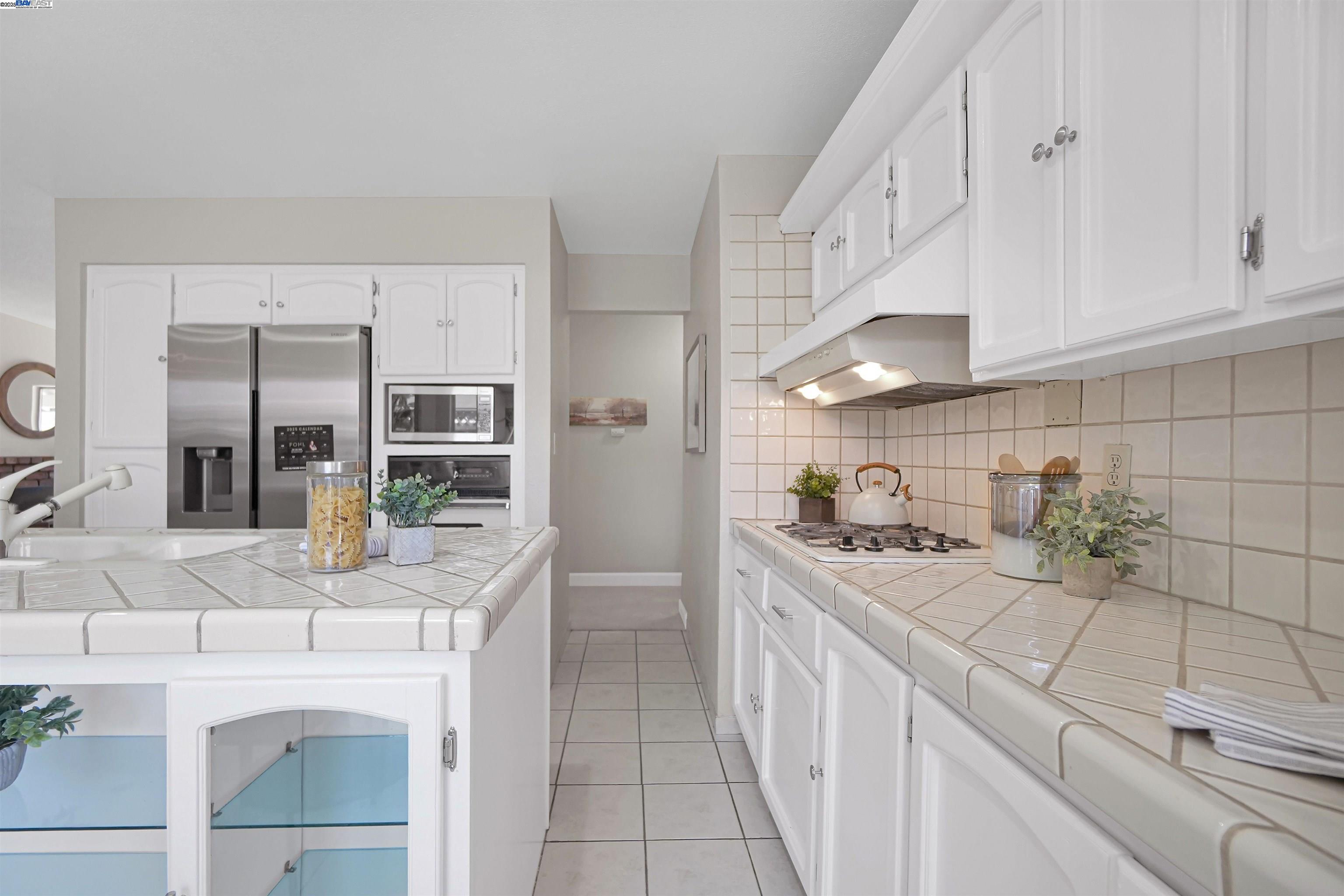 Detail Gallery Image 18 of 40 For 1925 Lilac Ave., Hayward,  CA 94545 - 4 Beds | 2 Baths