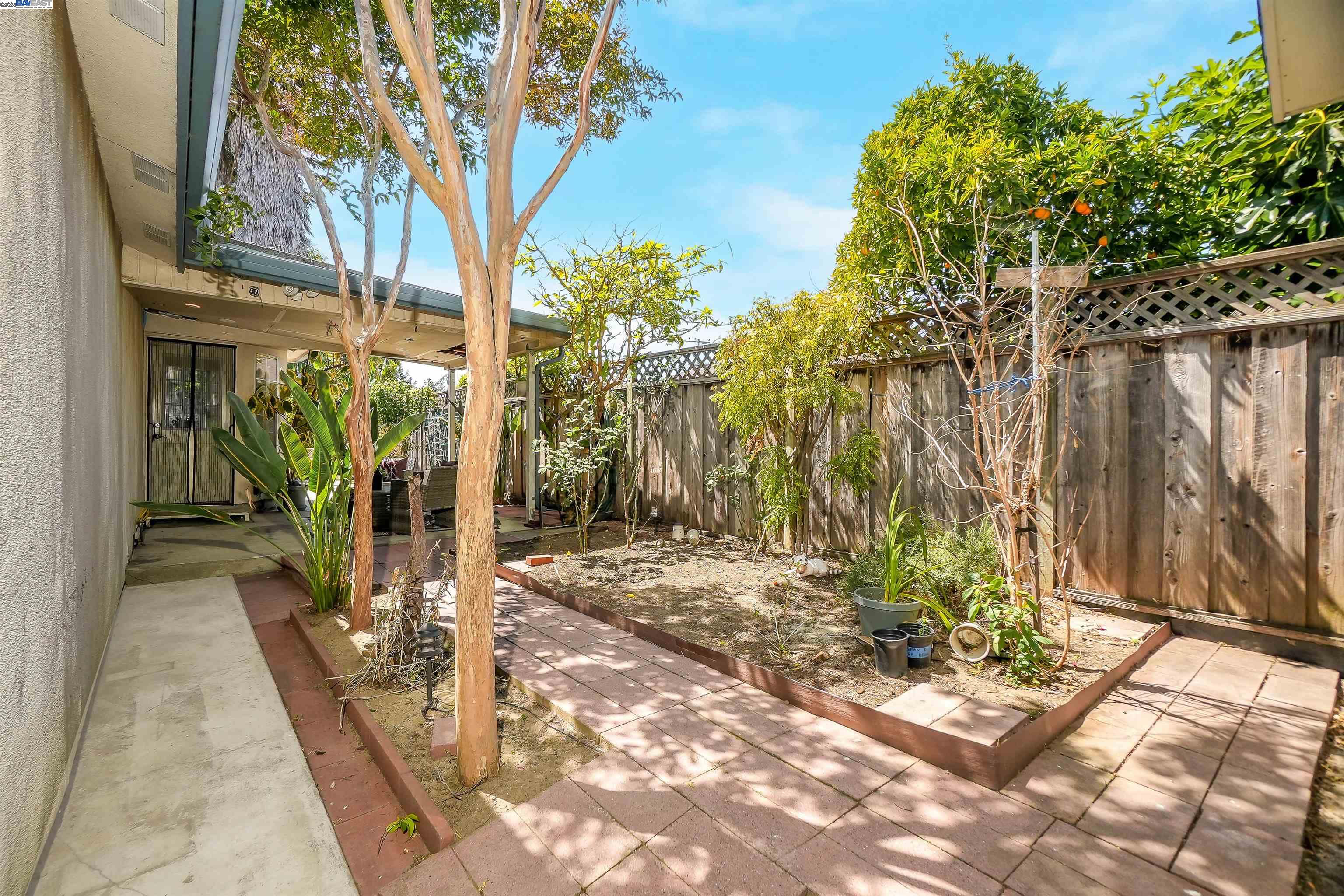 Detail Gallery Image 31 of 40 For 1925 Lilac Ave., Hayward,  CA 94545 - 4 Beds | 2 Baths