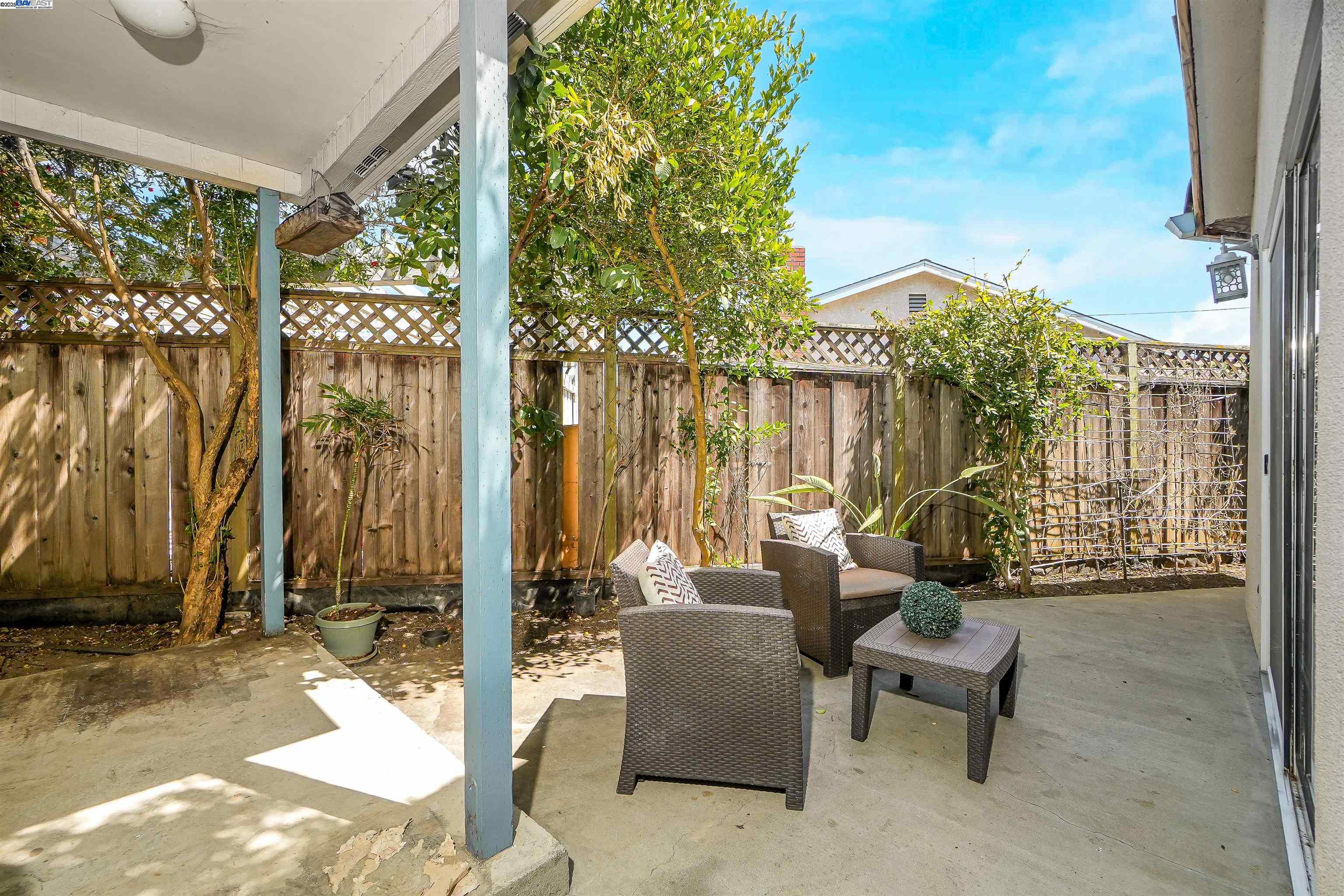 Detail Gallery Image 32 of 40 For 1925 Lilac Ave., Hayward,  CA 94545 - 4 Beds | 2 Baths