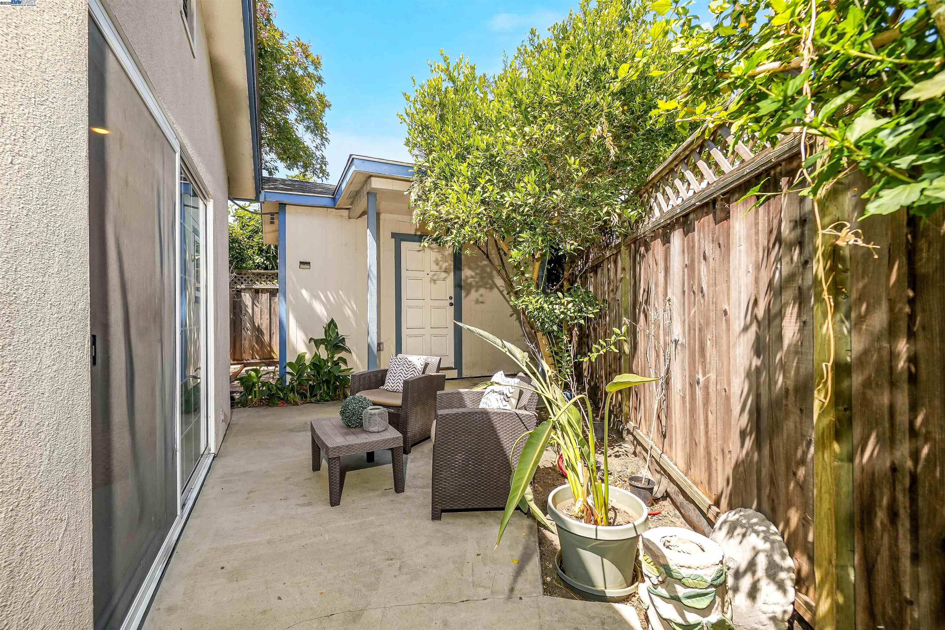 Detail Gallery Image 33 of 40 For 1925 Lilac Ave., Hayward,  CA 94545 - 4 Beds | 2 Baths