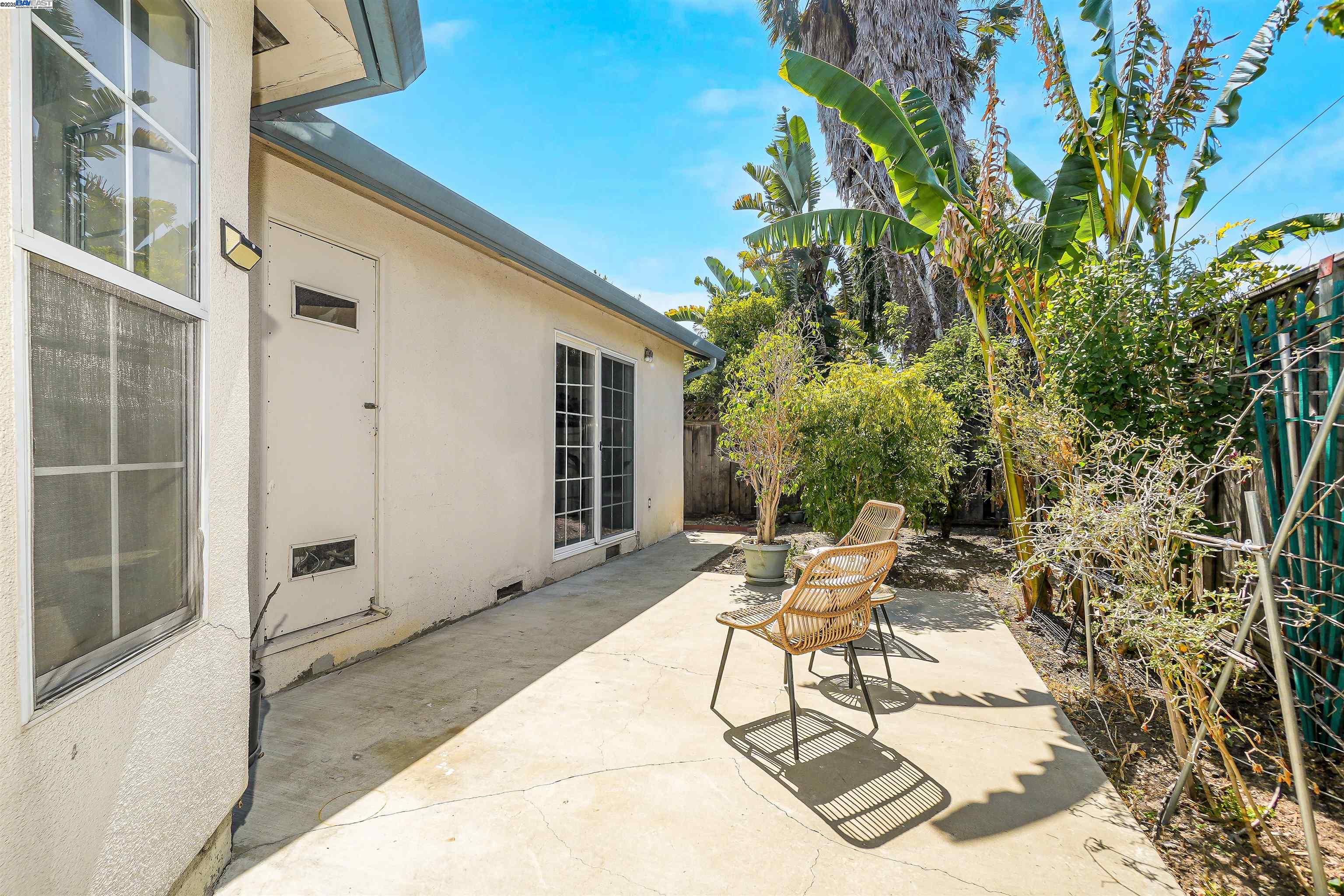 Detail Gallery Image 34 of 40 For 1925 Lilac Ave., Hayward,  CA 94545 - 4 Beds | 2 Baths