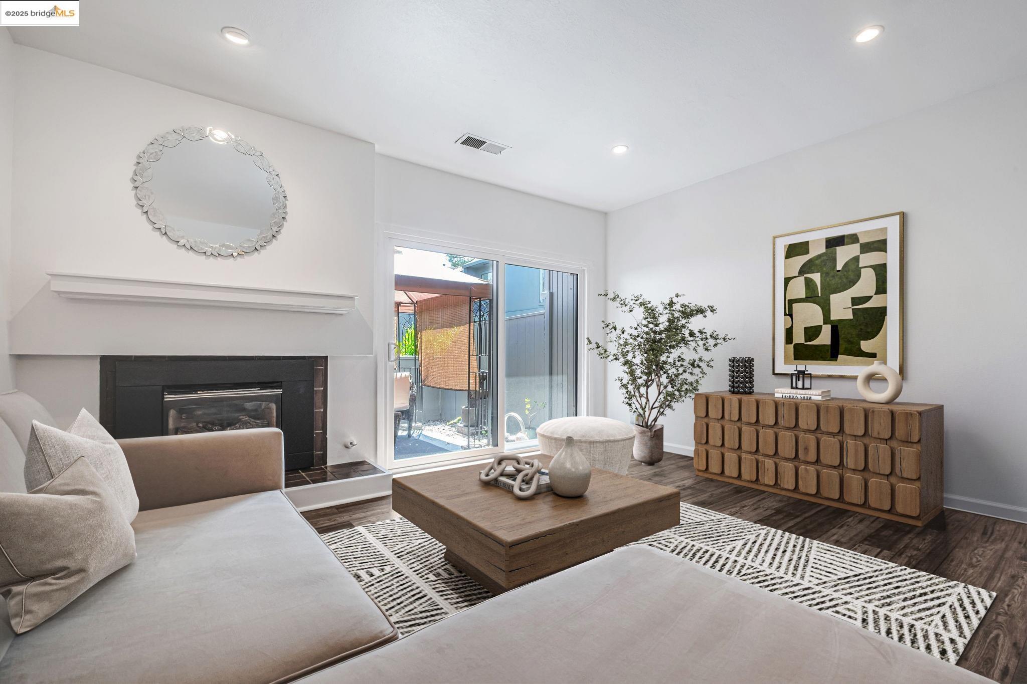 Photo #5: 41103321 Listing 