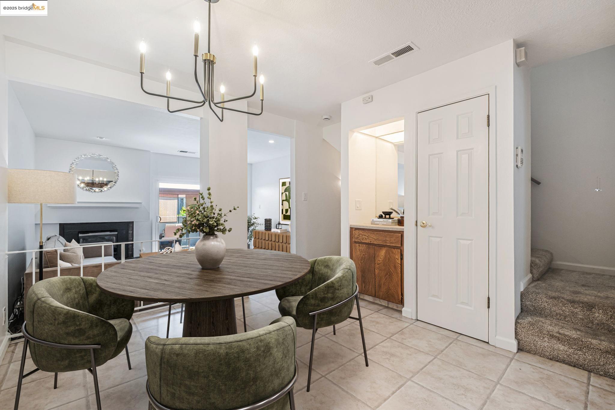 Photo #8: 41103321 Listing: Photo #8