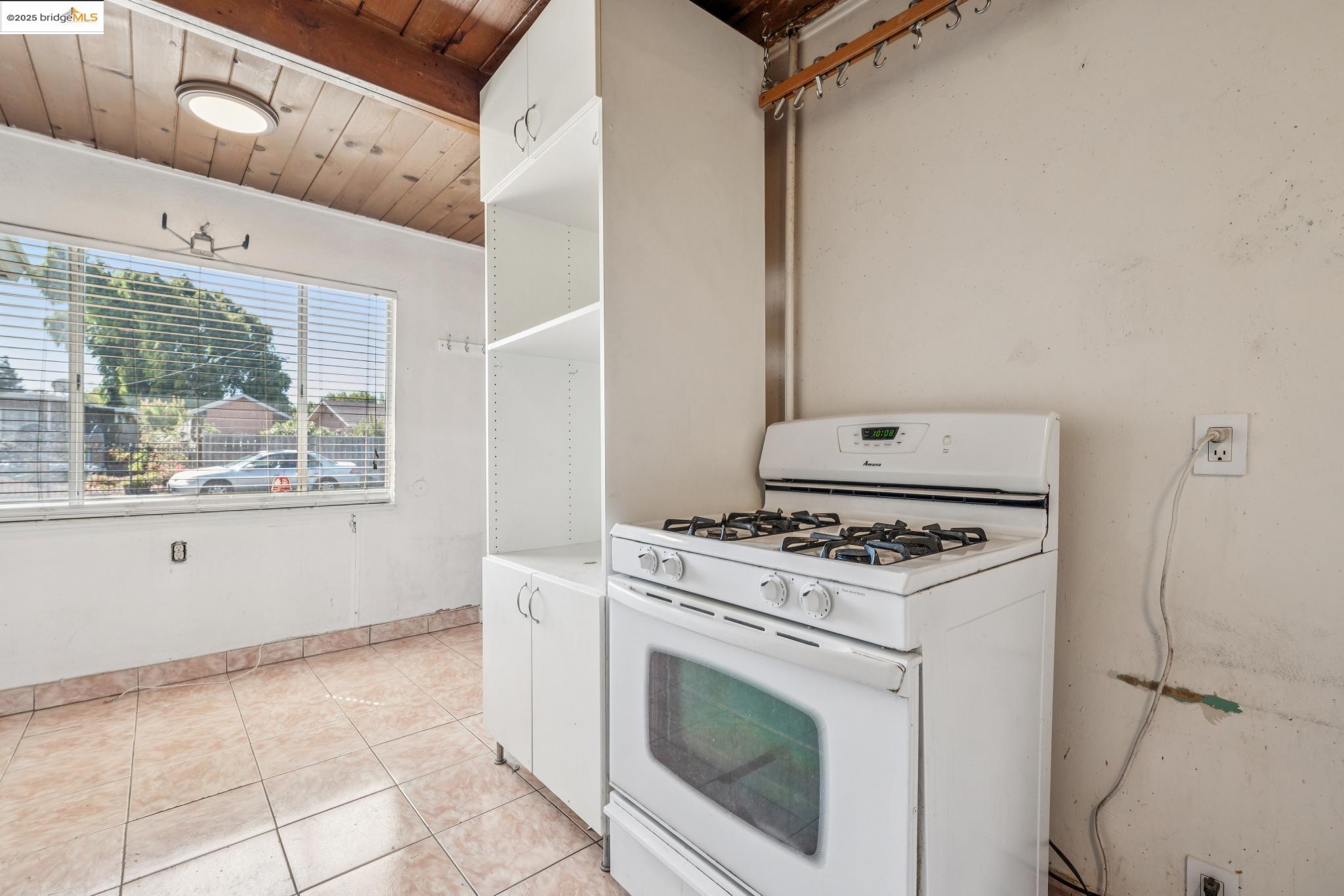 Detail Gallery Image 11 of 35 For 1151 Karen Rd, San Pablo,  CA 94806 - 2 Beds | 1 Baths