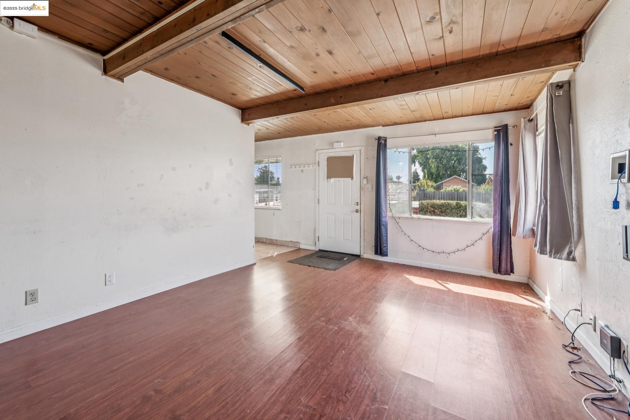 Detail Gallery Image 4 of 35 For 1151 Karen Rd, San Pablo,  CA 94806 - 2 Beds | 1 Baths