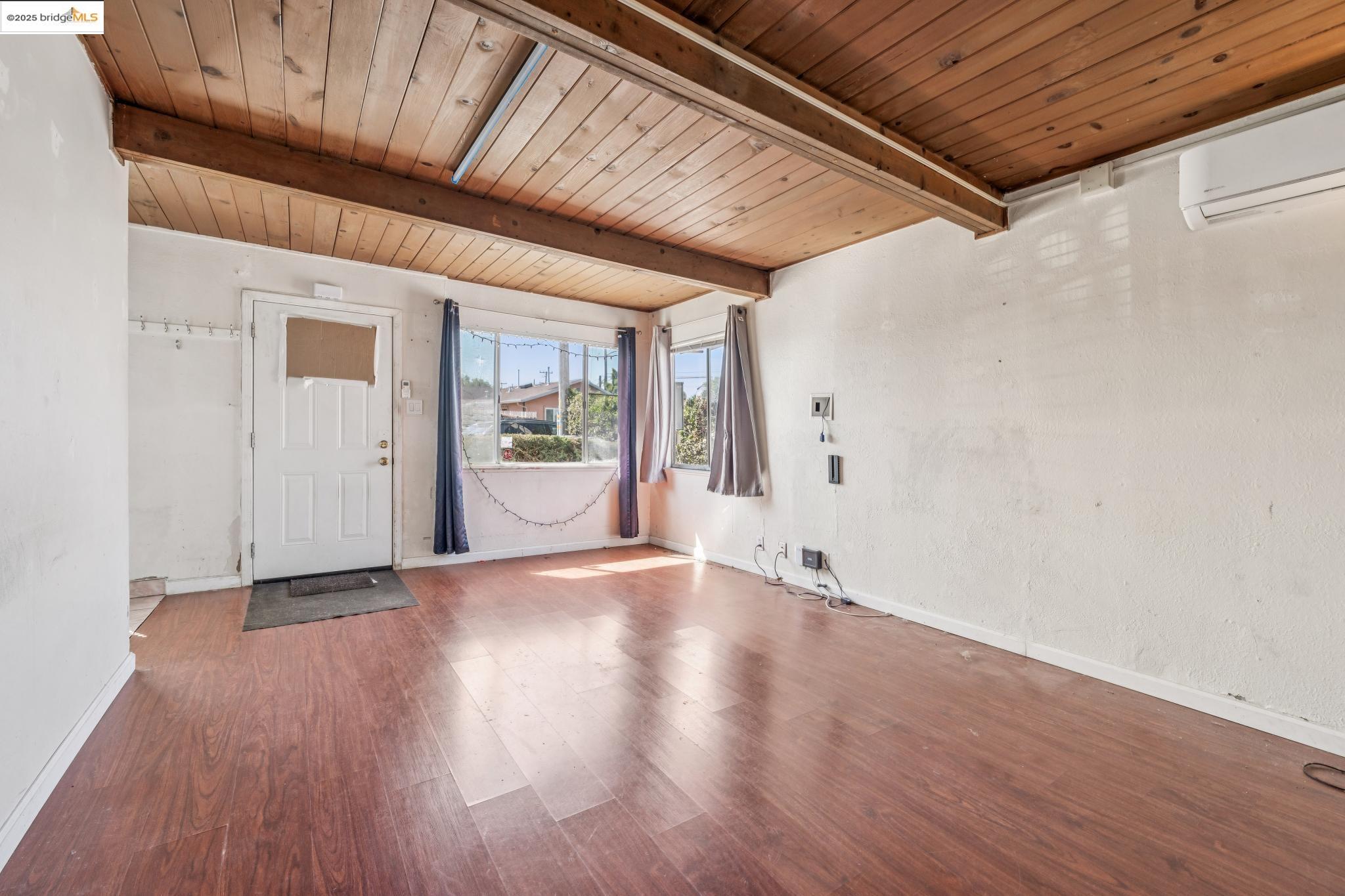 Detail Gallery Image 5 of 35 For 1151 Karen Rd, San Pablo,  CA 94806 - 2 Beds | 1 Baths