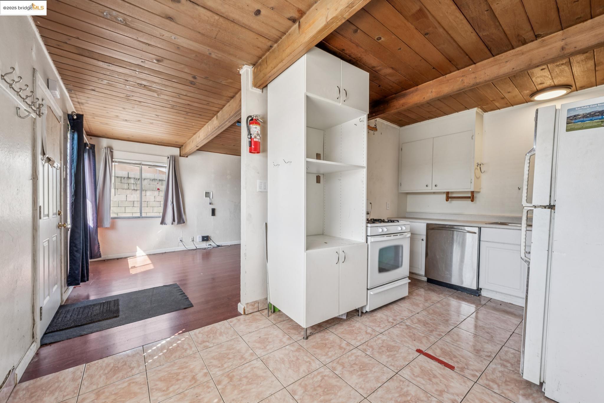 Detail Gallery Image 8 of 35 For 1151 Karen Rd, San Pablo,  CA 94806 - 2 Beds | 1 Baths