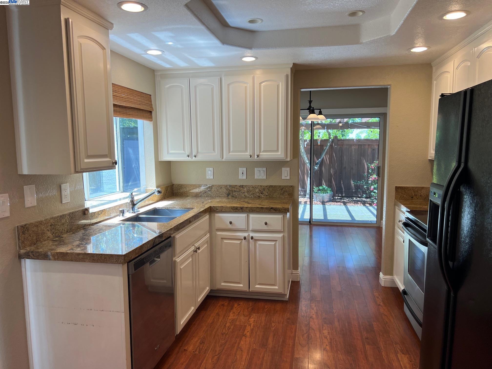Detail Gallery Image 2 of 52 For 4173 Garibaldi Pl, Pleasanton,  CA 94566 - 3 Beds | 2/1 Baths