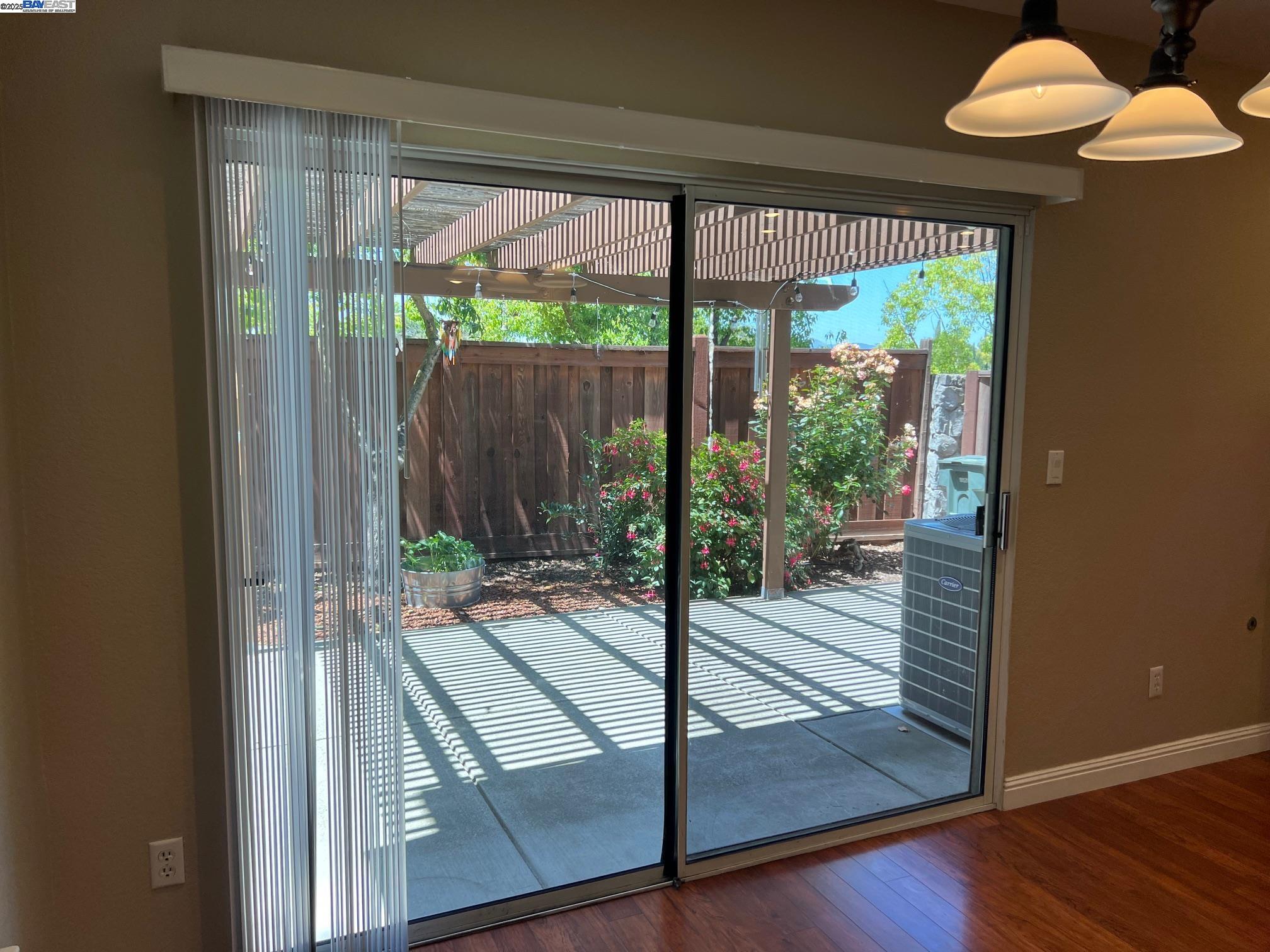 Detail Gallery Image 13 of 52 For 4173 Garibaldi Pl, Pleasanton,  CA 94566 - 3 Beds | 2/1 Baths