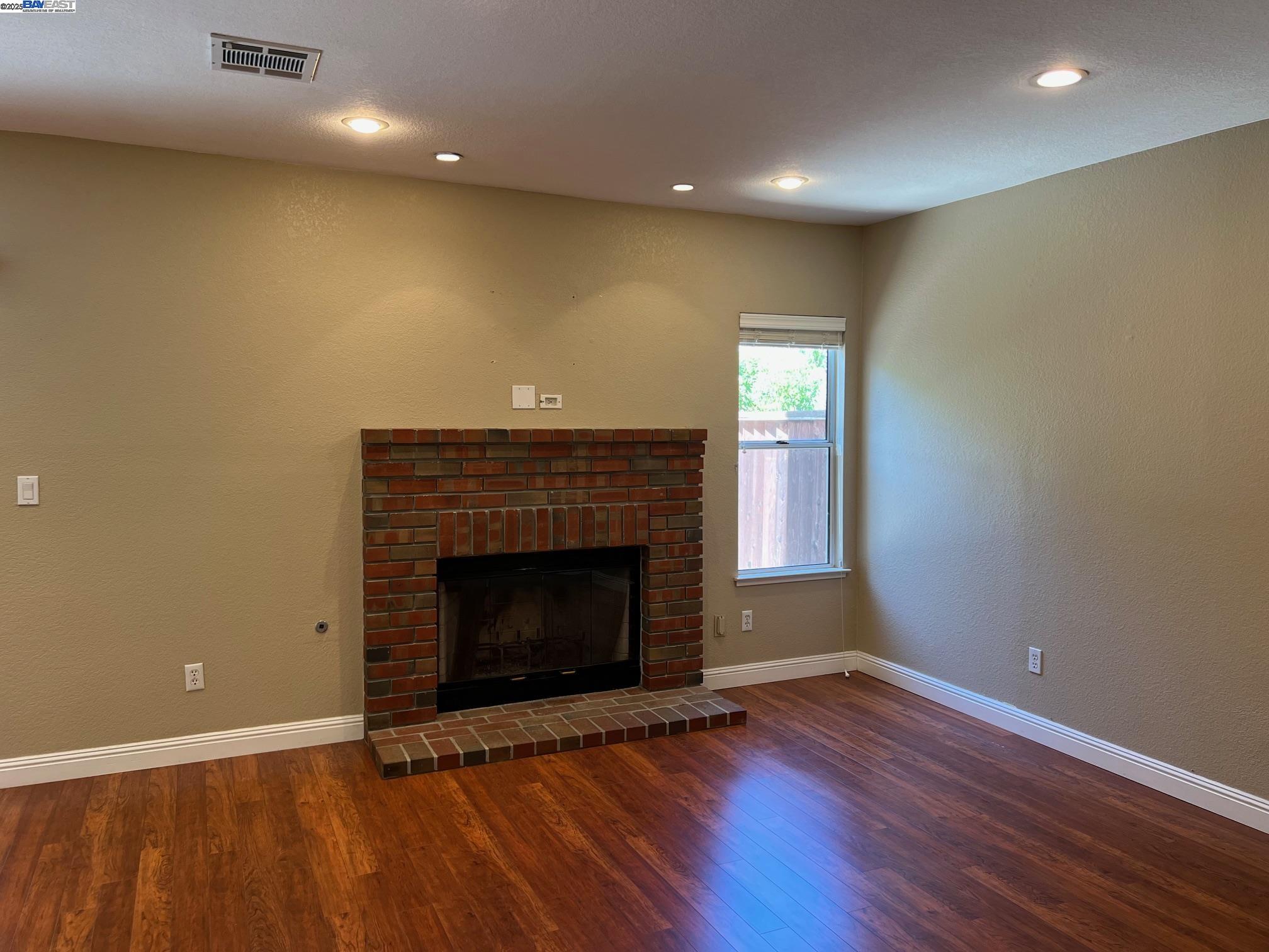 Detail Gallery Image 18 of 52 For 4173 Garibaldi Pl, Pleasanton,  CA 94566 - 3 Beds | 2/1 Baths